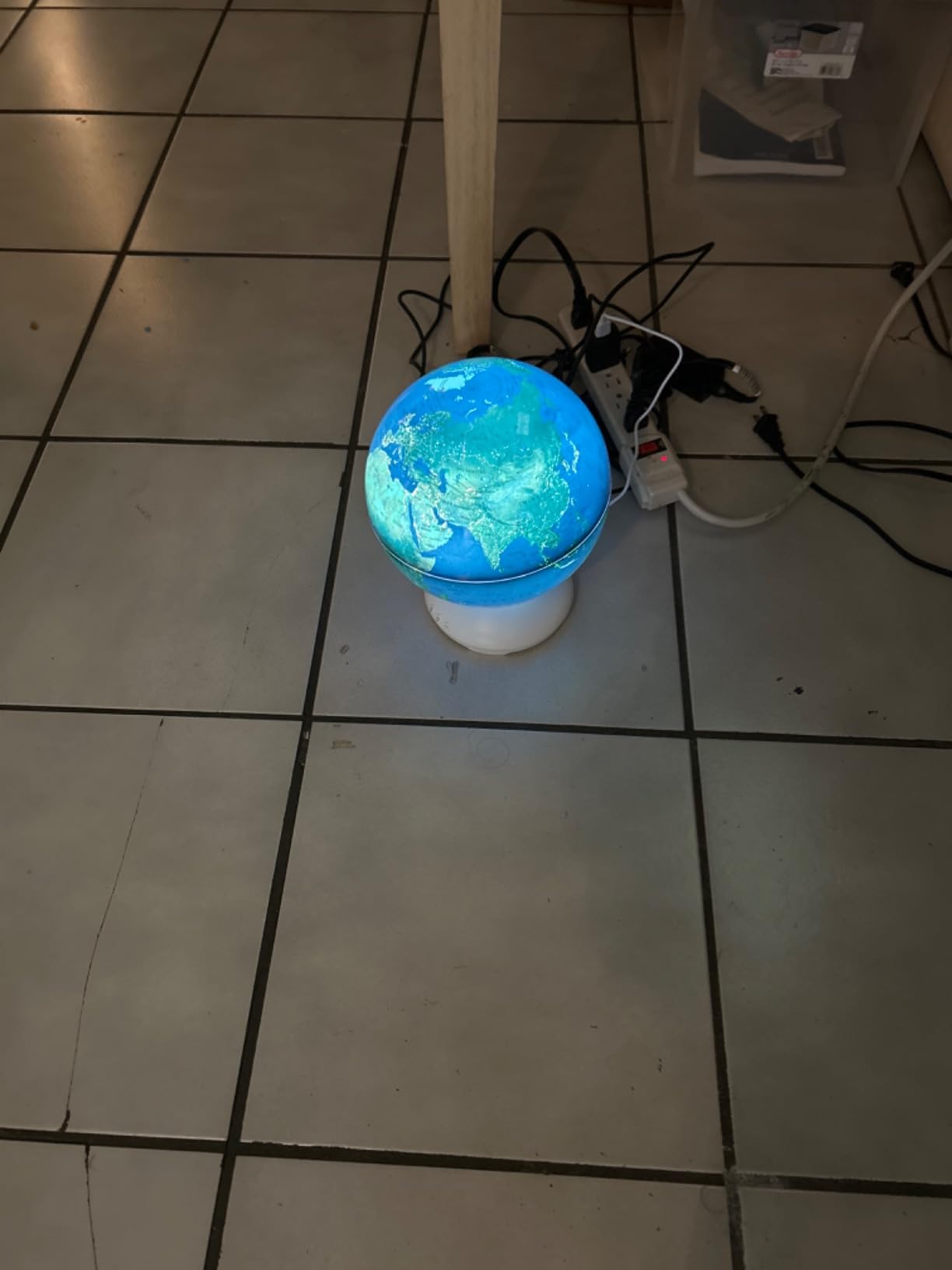 USA Toyz Illuminated World Globe with Stand - 3in1 STEM Globes for Adults and Kids, Constellation Map, Built-In LED Night Light Lamp, Easy to Read Texts, Non-Tip Base, 13.5 Inch Tall, 9 Inch Diameter customer photo 1