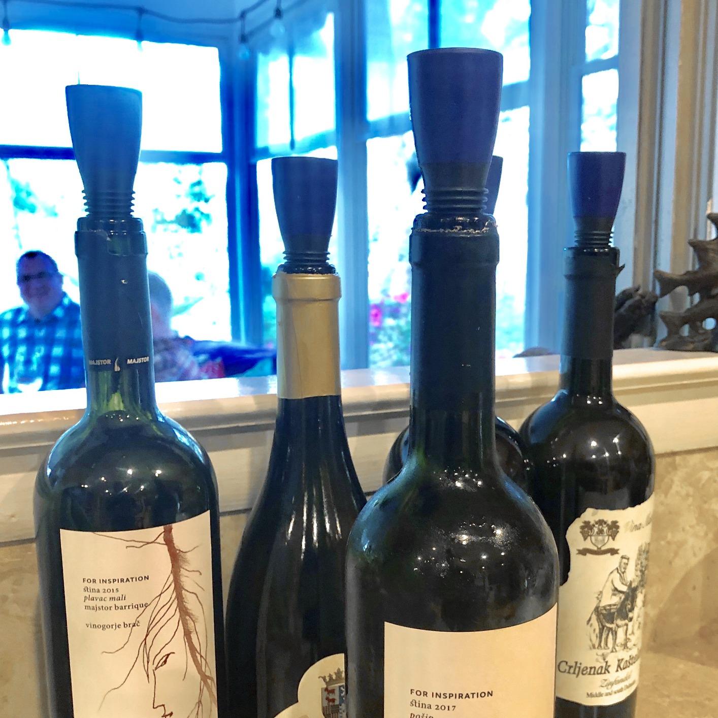 Repour Wine Saver and Stopper - Removes Oxygen, Preserving and Keeping Wine As Fresh As The Day The Bottle Was Opened (10-Pack) customer photo 1