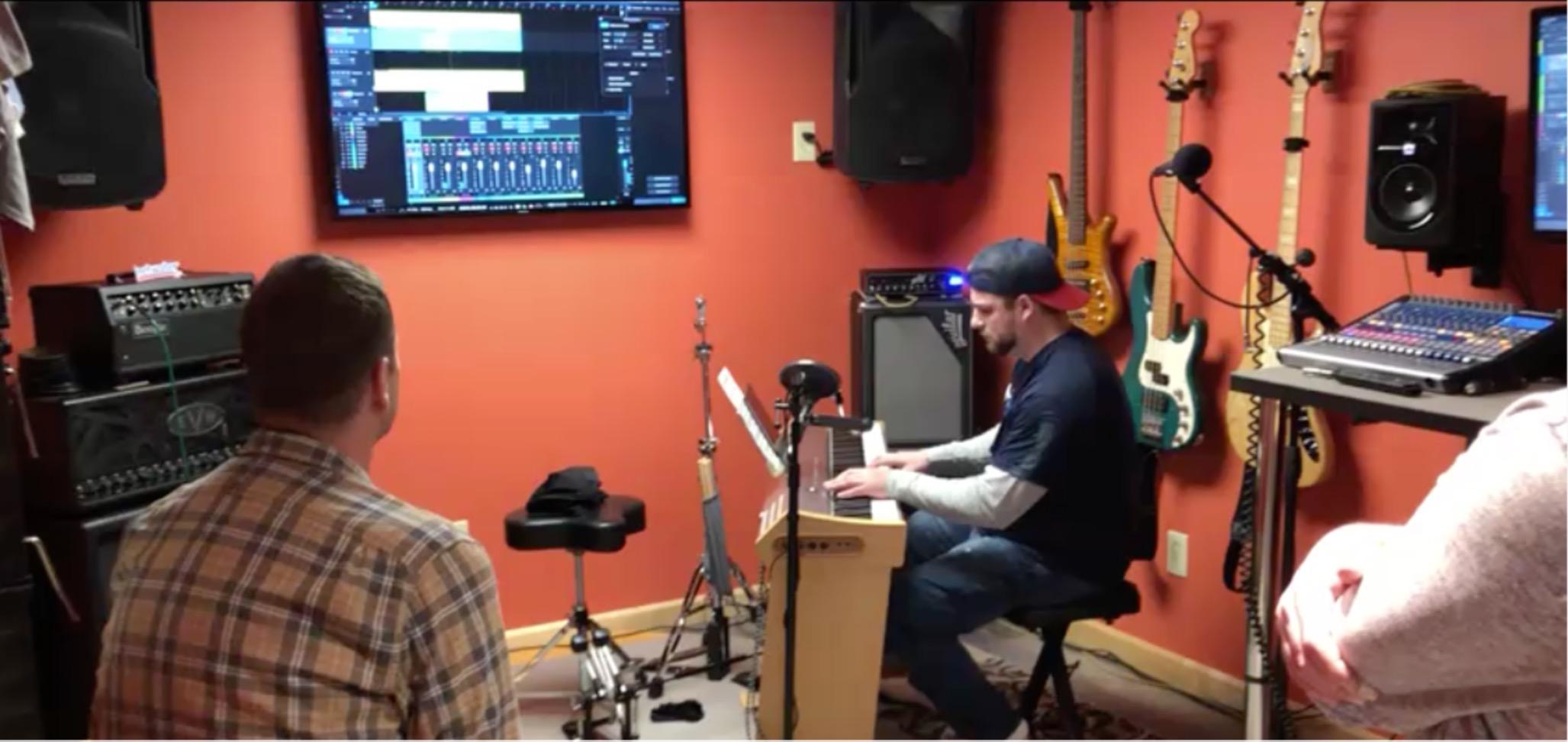 PreSonus StudioLive Classic 16.0.2 USB Digital Console Mixer with Studio One Pro Software customer photo 1