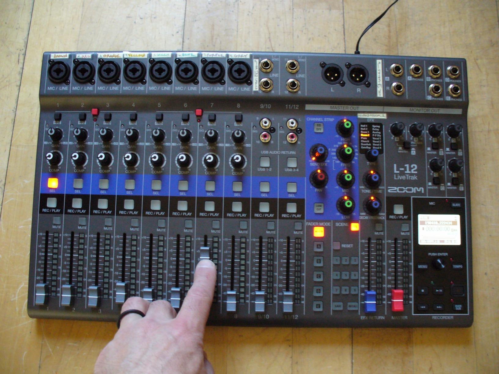 Zoom LiveTrak L-12 12-channel Digital Mixer/Recorder customer photo 2