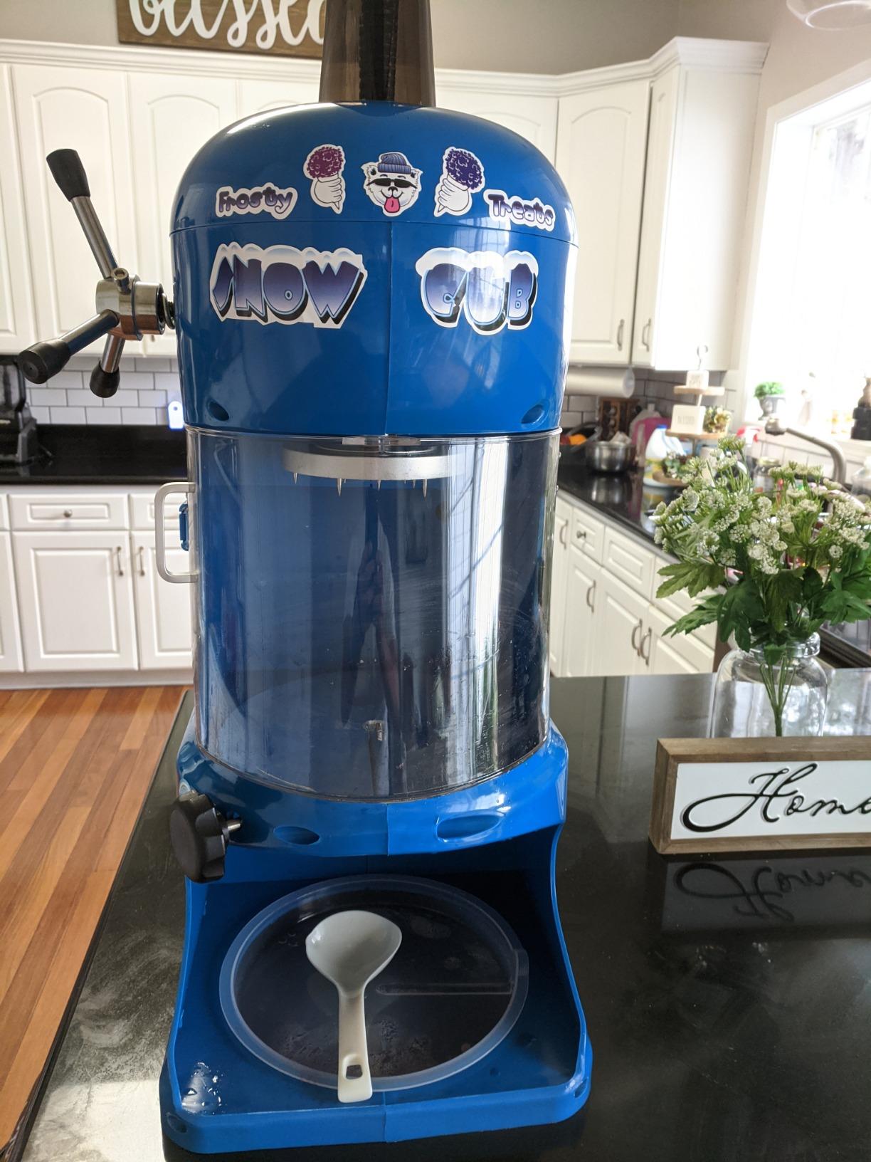 Great Northern Popcorn Snow Cone Machine - Electric Block Ice Shaver with Adjustable Blades for Parties, Events, and More customer photo 1