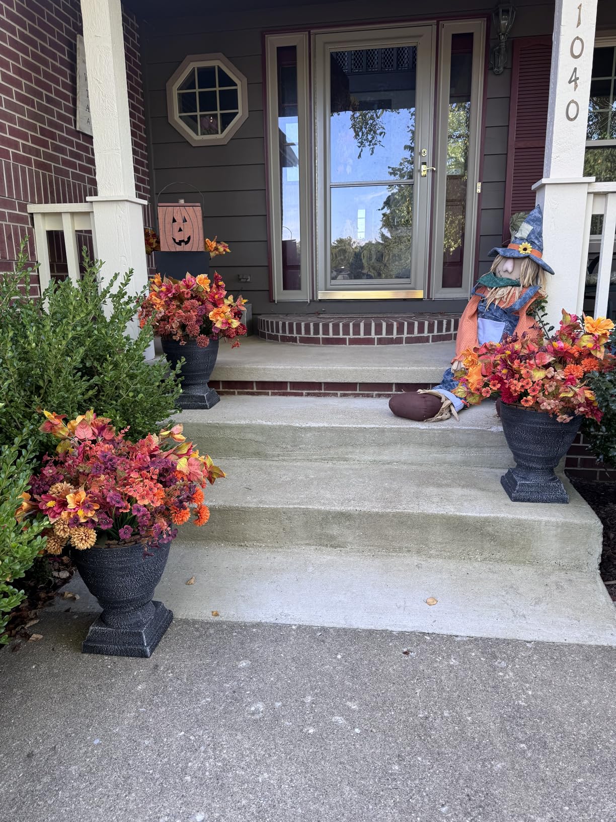 Classic Home and Garden Spartan Urn Planter - Timeless Plant Urn for Floral Displays - Durable Indoor & Outdoor Plastic Garden Planters (14