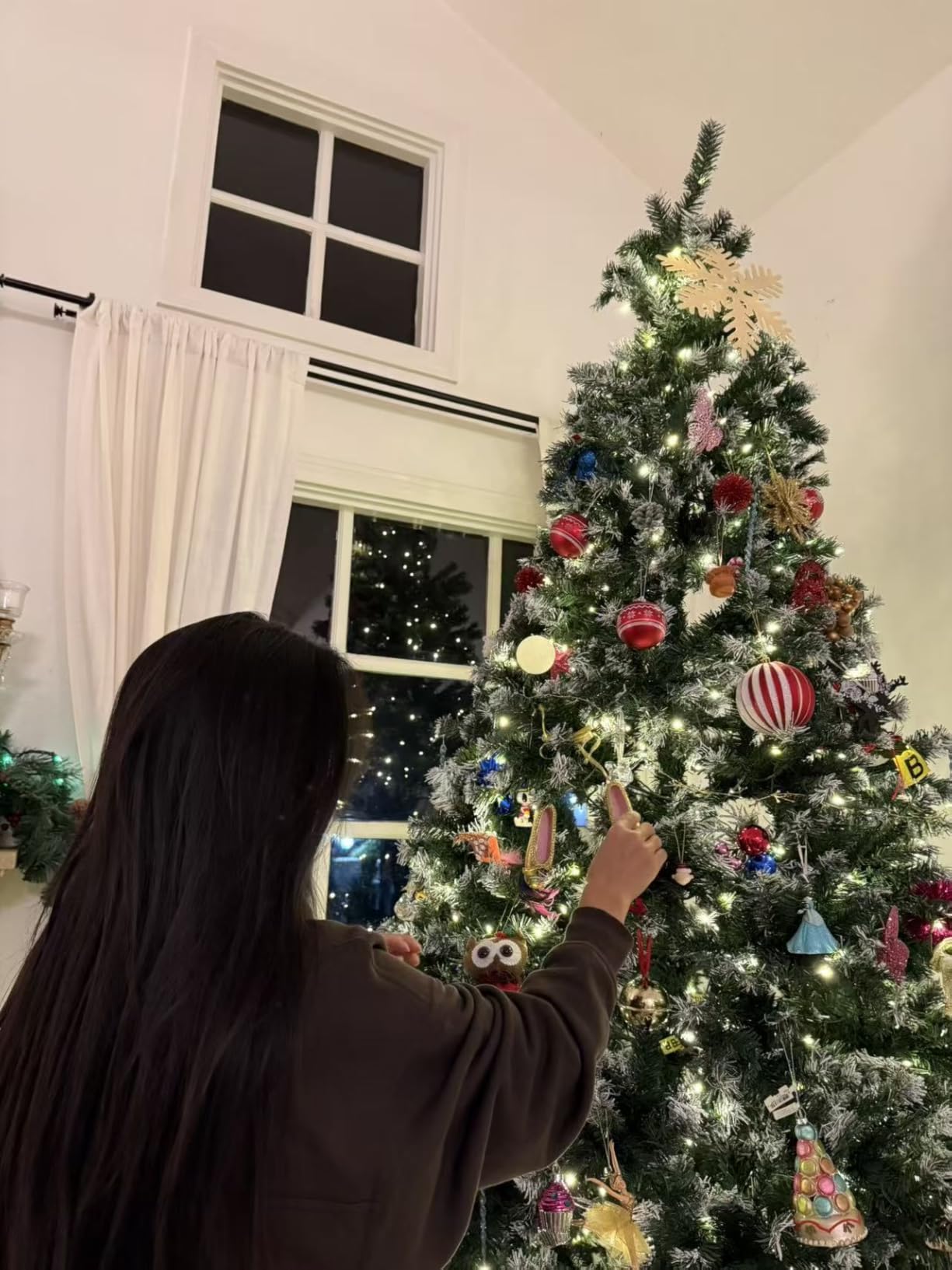 Best Choice Products 9ft Pre-Lit Spruce Artificial Holiday Christmas Tree for Home, Office, Party Decoration w/ 900 Incandescent Lights, 2028 Branch Tips, Easy Assembly, Metal Hinges & Foldable Base customer photo 1