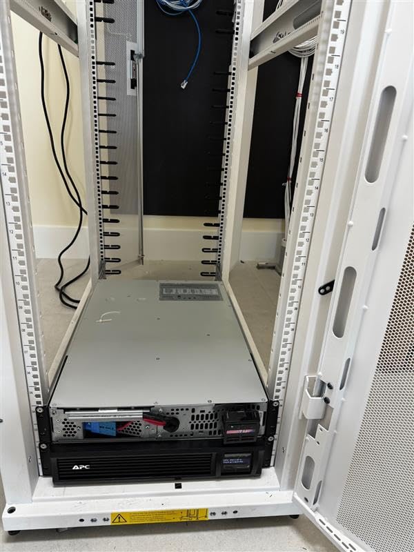 APC Smart-UPS SMT2200RM2UC 2200VA Rack Mount UPS Battery Backup, Sinewave, AVR, 120V, Line Interactive Uninterruptible Power Supply customer photo 2