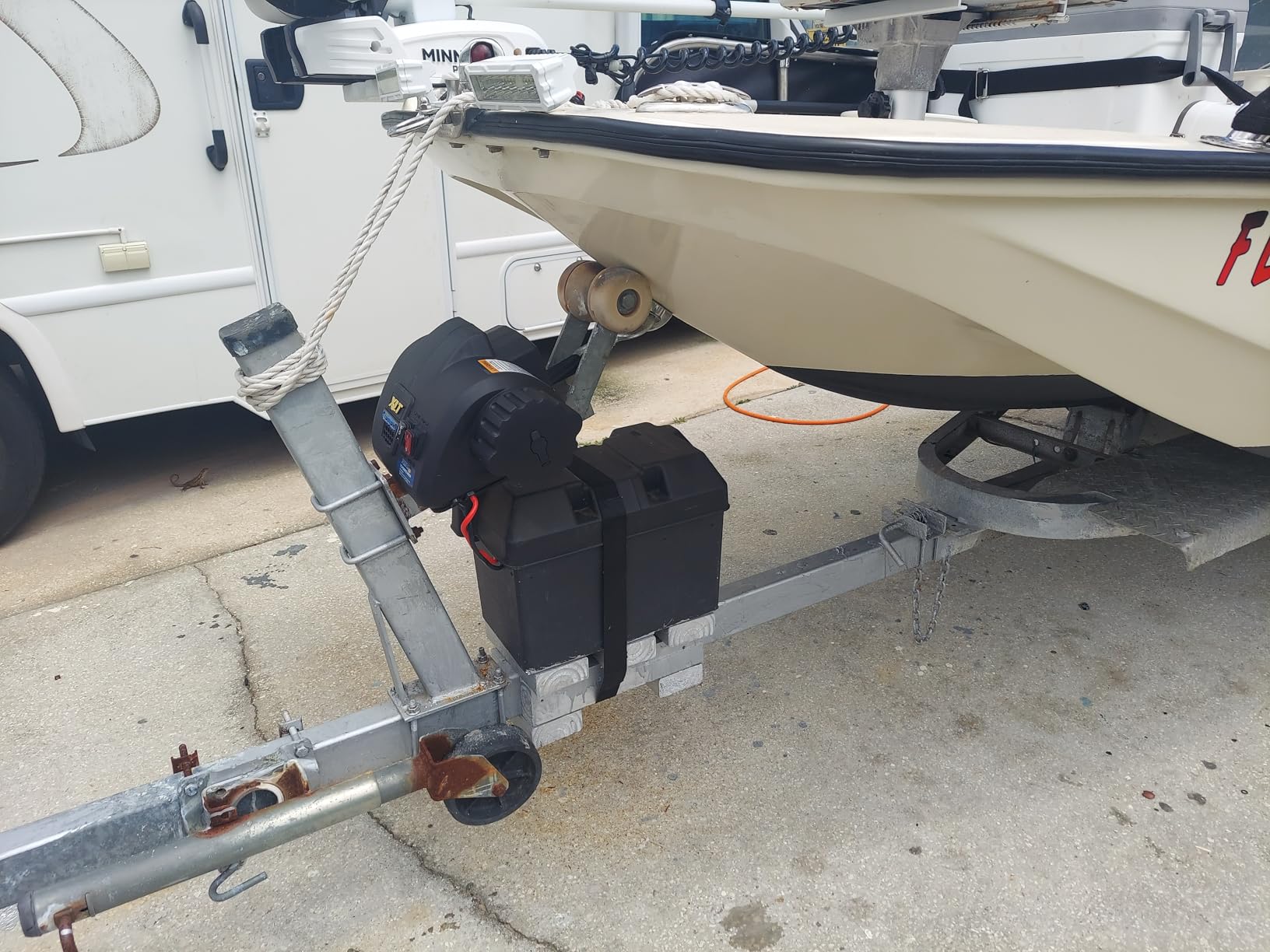 Fulton 500620 XLT Powered Electric Boat Trailer Winch with 15 Foot Winch Strap with Hook, 7,000 lbs. Capacity, Wireless Remote Included customer photo 2