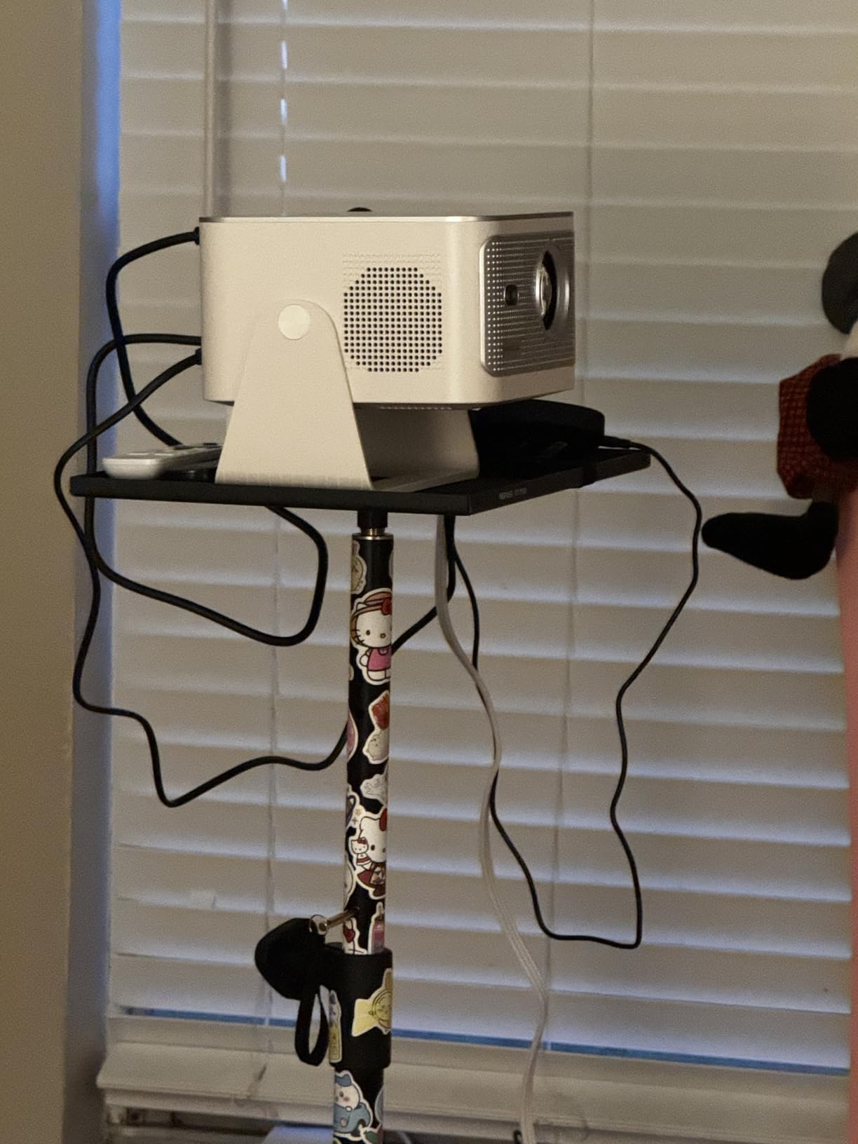 Neewer Laptop Notebook Pallet Projector Tray Holder for 1/4 to 3/8 inches Screw Tripod Stand Mount Use in Stage Meeting Rooms Outdoor Lecture Halls (Tripod Stand Not Included)(34 * 24 * 1.3cm) customer photo 2
