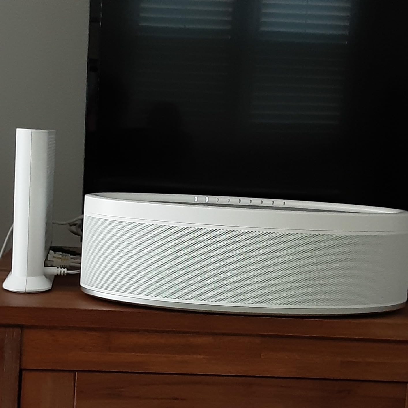 Yamaha Audio MusicCast 50 Wireless Speaker for Streaming Music, Compatible with Alexa (Black) customer photo 1