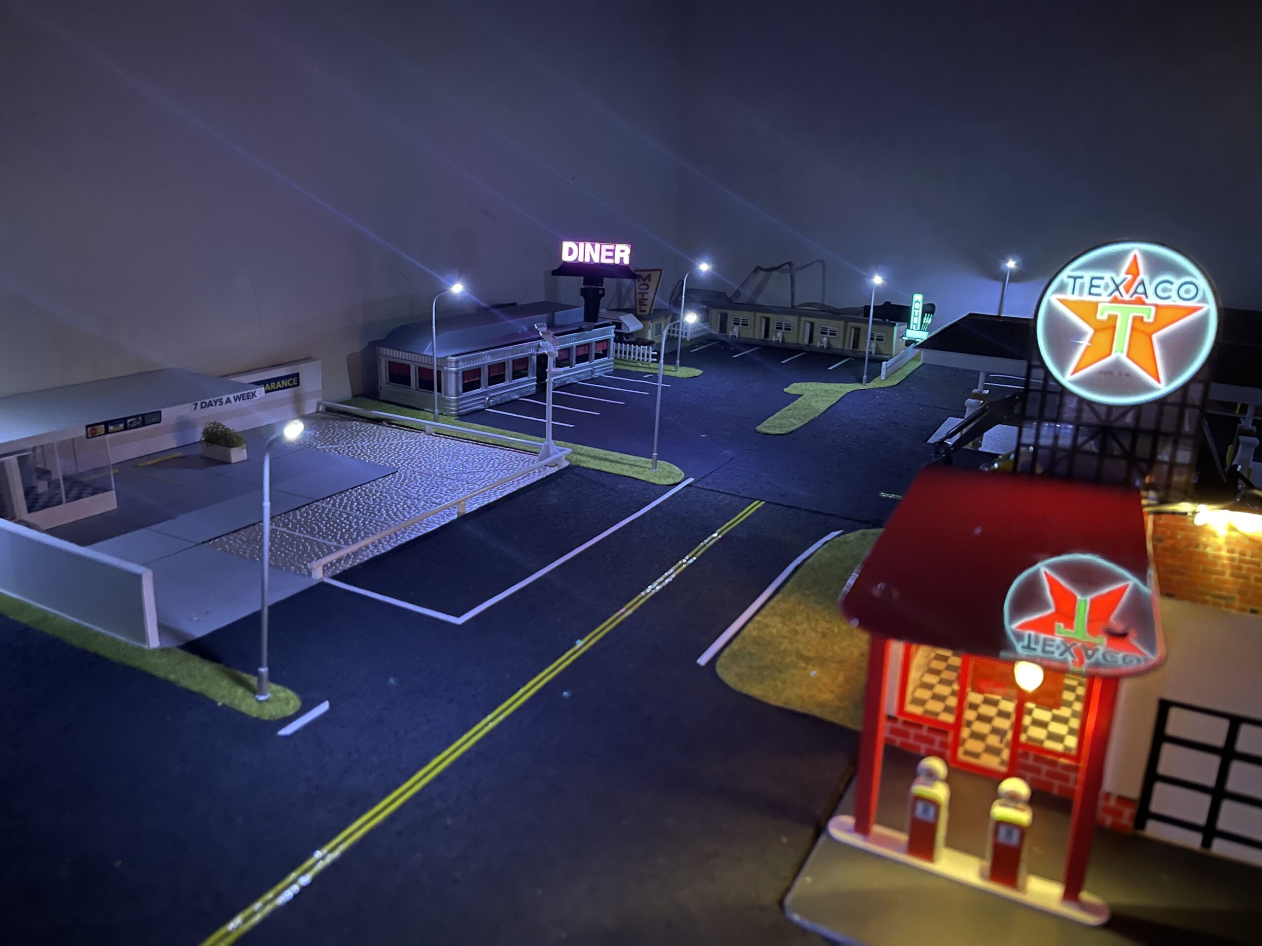 Yetaha 20Pcs Model Railway Train Street Lights - LED Dual Lampposts HO OO Scale Dual Heads customer photo 1