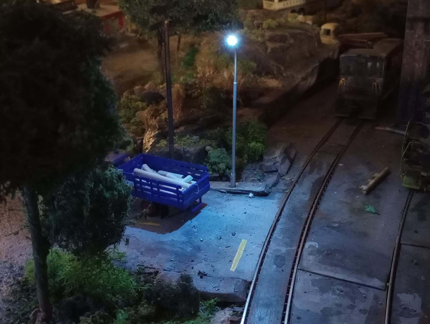 Yetaha 20Pcs Model Railway Train Street Lights - LED Dual Lampposts HO OO Scale Dual Heads customer photo 2