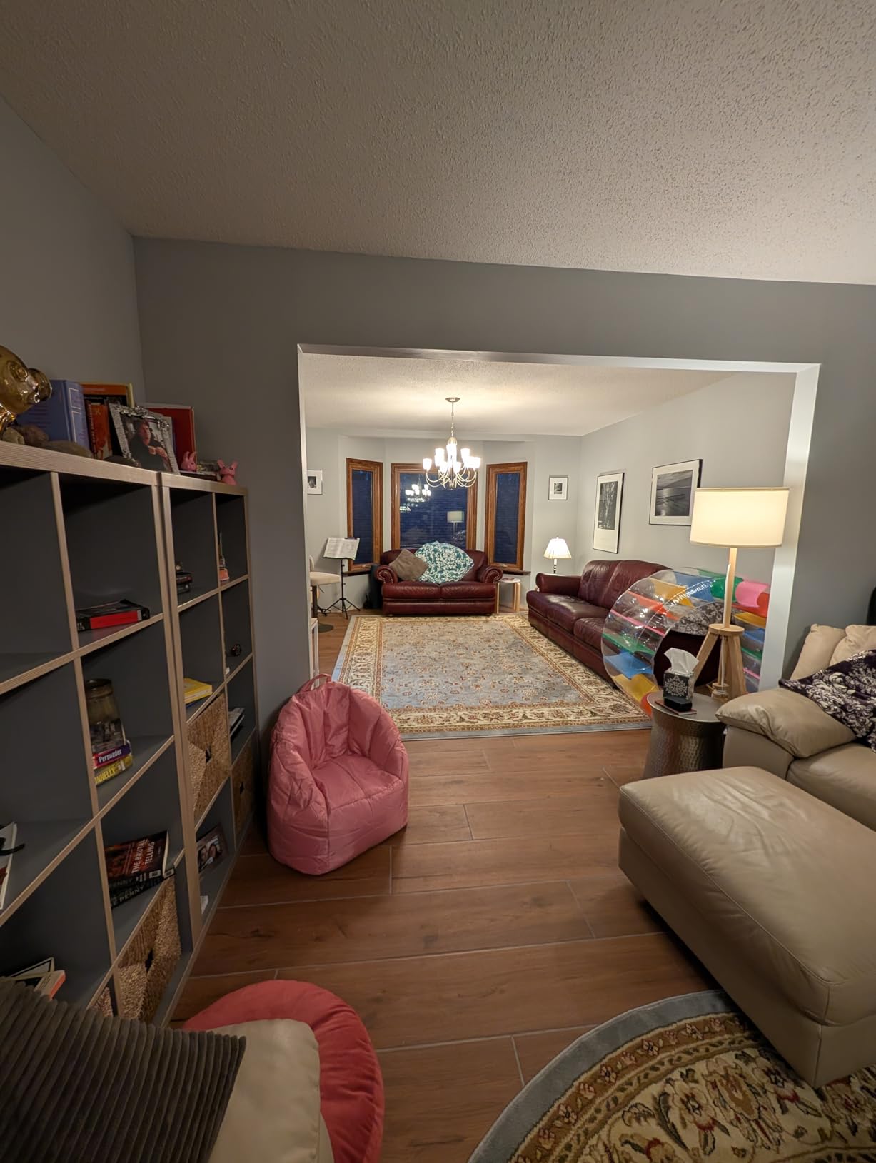 SAFAVIEH Area Rug 8x10 - Kashan Collection - Large - Red & Blue, Traditional Oriental Design, Non-Shedding & Easy Cleaning, Ideal for Living Room, Bedroom, Office, Dining Space (KSN307Q) customer photo 1