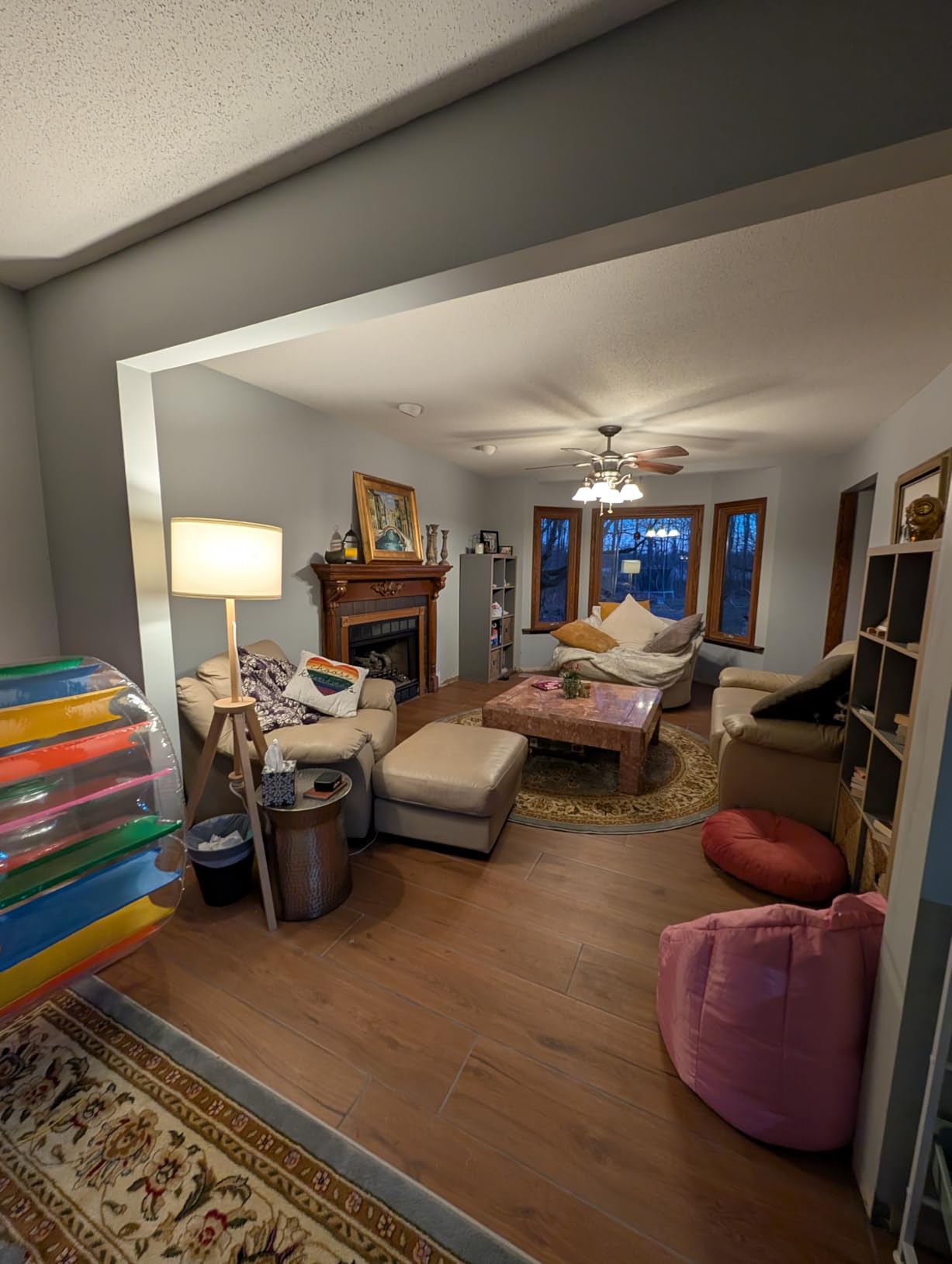 SAFAVIEH Area Rug 8x10 - Kashan Collection - Large - Red & Blue, Traditional Oriental Design, Non-Shedding & Easy Cleaning, Ideal for Living Room, Bedroom, Office, Dining Space (KSN307Q) customer photo 2