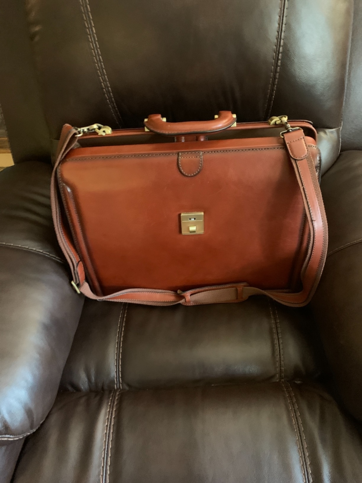 Banuce Vintage Full Grain Italian Leather Briefcase for Men 15.6 Inch Legal Attorney Lawyer Briefcase Doctor Bag Attache Case with Lock for Business Travel Work customer photo 1