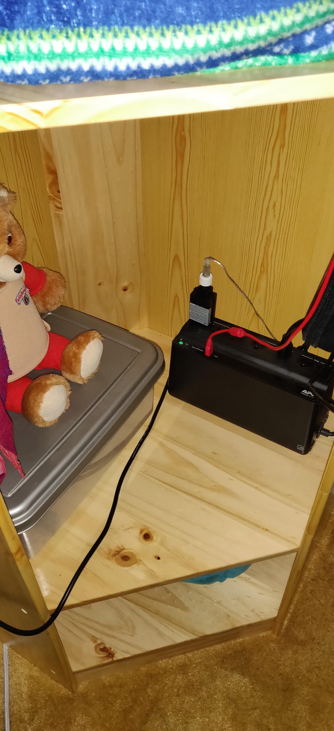 Amazon Basics Coat Locker, 5-Section with Bench, Daycare Classroom Furniture, Backpack Storage, 13