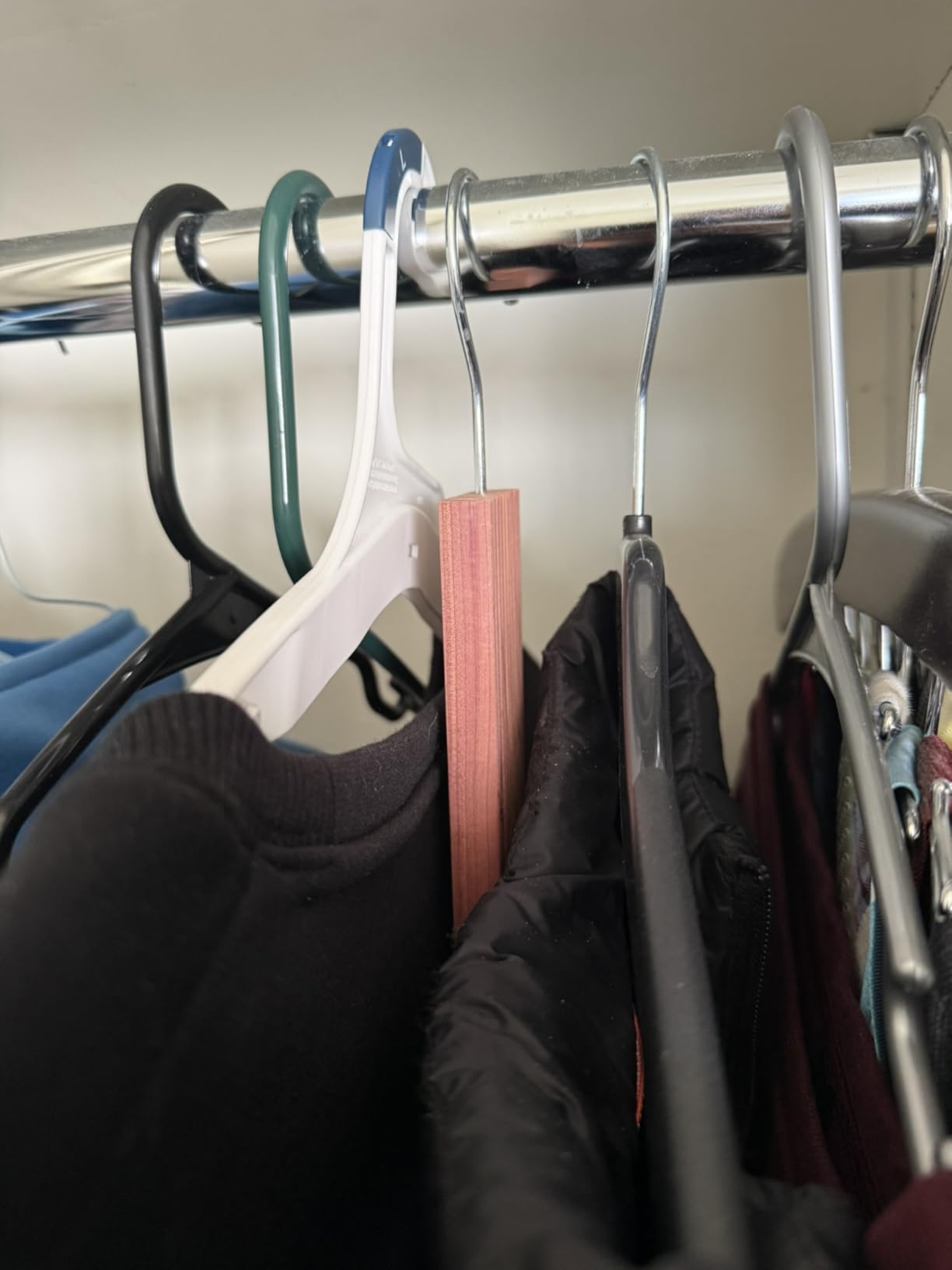 Homode Cedar Blocks for Clothes Storage, Cedar Wood Chips and Balls for Closets and Drawers, Fresh Scented Sachets, 40 Pack customer photo 1