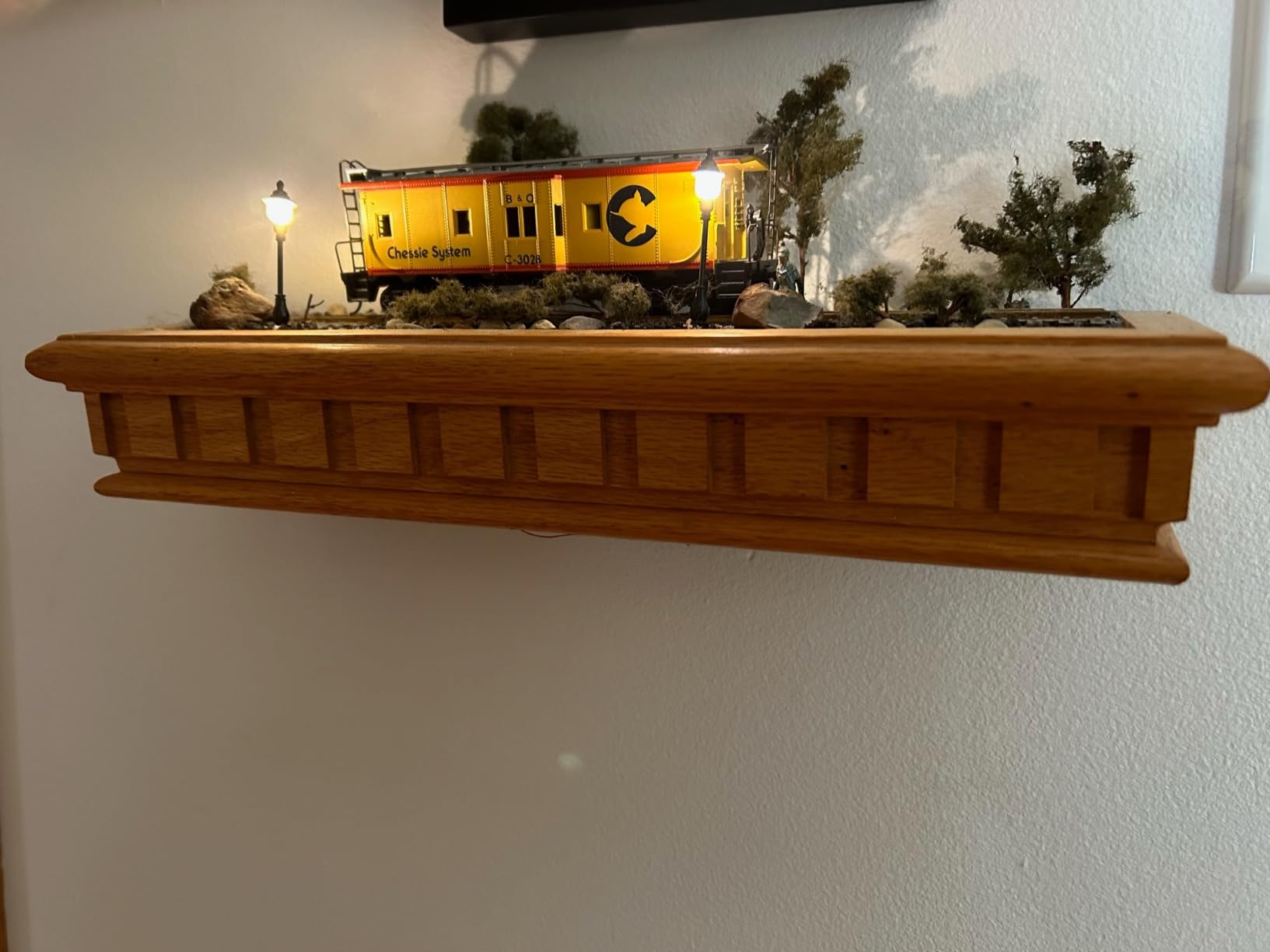 Evemodel LQS21 10PCS Model Railroad Train Lamp Posts LED Street Light Lamps OO/HO Scale customer photo 1