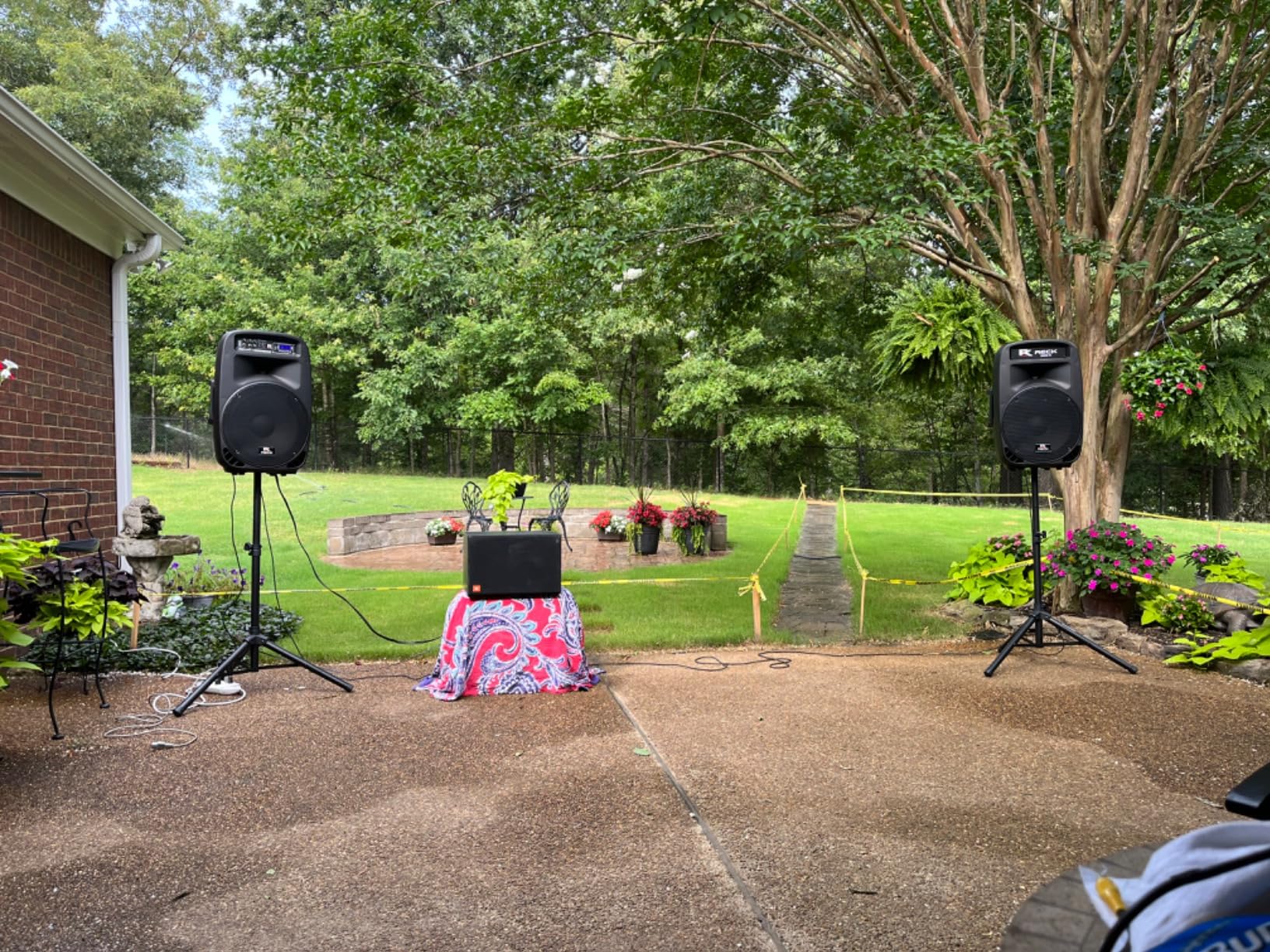 Proreck Dance 15 Portable 15-Inch 2000 Watt 2-Way Powered PA Speaker System Combo Set with Bluetooth/USB/SD Card Reader/FM Radio/Remote Control/LED Light customer photo 1