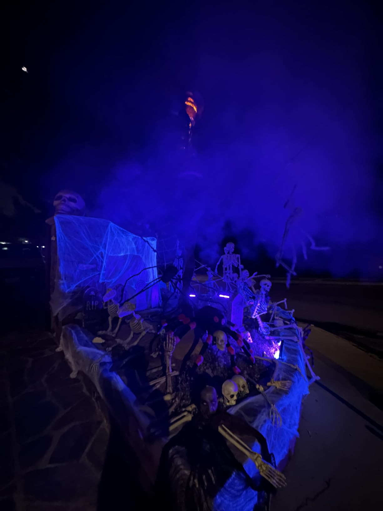 Froggy's Fog Titan 1200 Fog Machine, High Output Indoor Fogger Machine with 20,000 CFM and Low Fluid Sensor customer photo 1