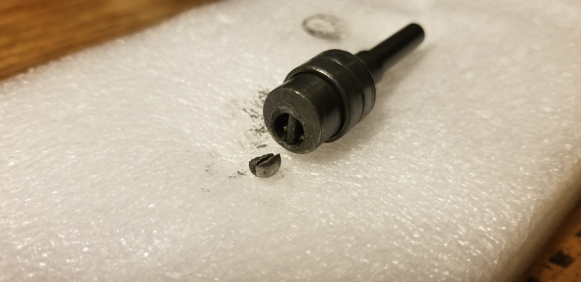 YUCHENGTECH Electric Chisel Carving Tool Electric Woodworking Chisel Woodworking Hanging Flexible Shaft Machine Kit with 5 Blades + Foot Control Pedal (220V) customer photo 2