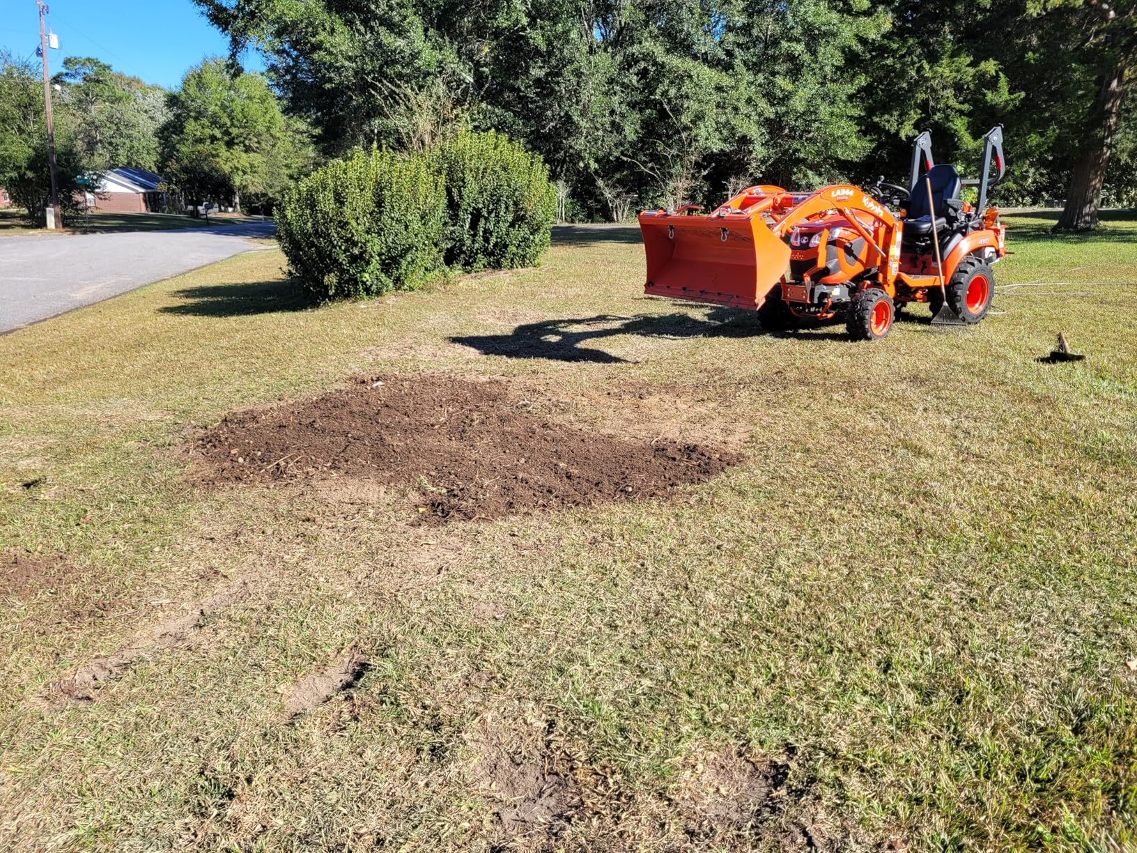 Titan Attachments Extreme Duty Stump Bucket & Tree Spade for Universal Skid Steer Quick Tach, HD Serrated Edge, Replaceable Bucket Teeth, Root & Stump Removal Attachment customer photo 1