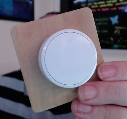 Lutron Aurora Smart Bulb Dimmer Switch for Philips Hue Smart Bulbs, Z3-1BRL-WH-L0, White customer photo 1