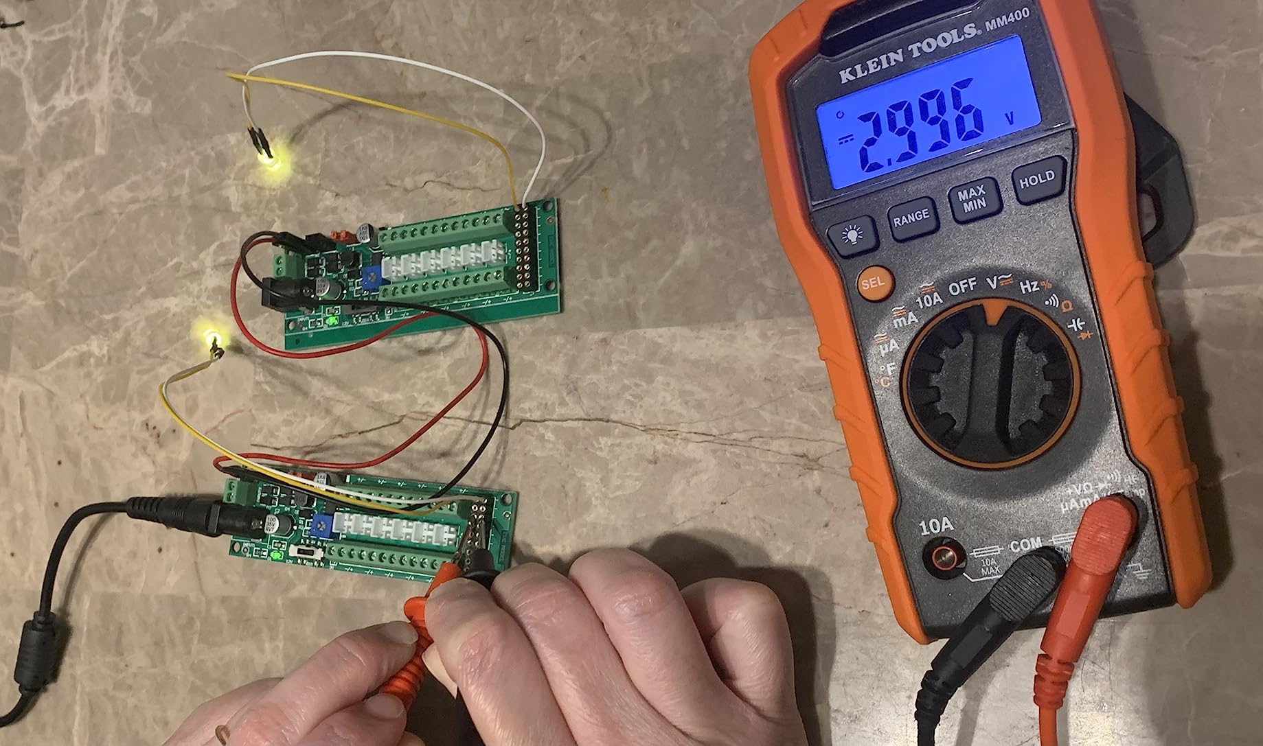 Evemodel PCB012 Power Distribution Board Self-Adapt Distributor HO N O LED Street Light Hub DC AC Voltage Train Power Control customer photo 1