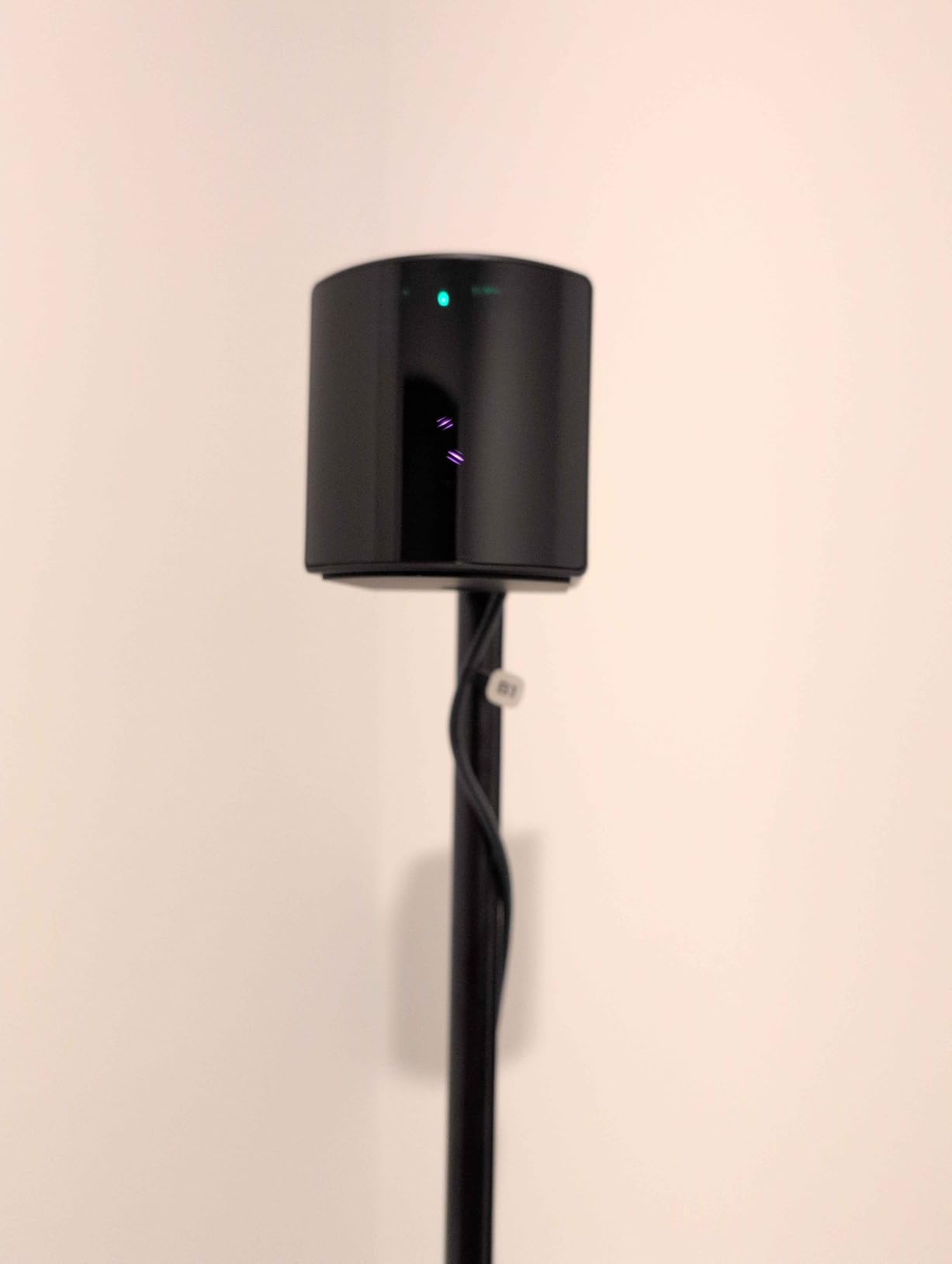 HTC Vive SteamVR Base Station 2.0 (Single) - Precision Room-Scale Tracking for PC VR customer photo 2