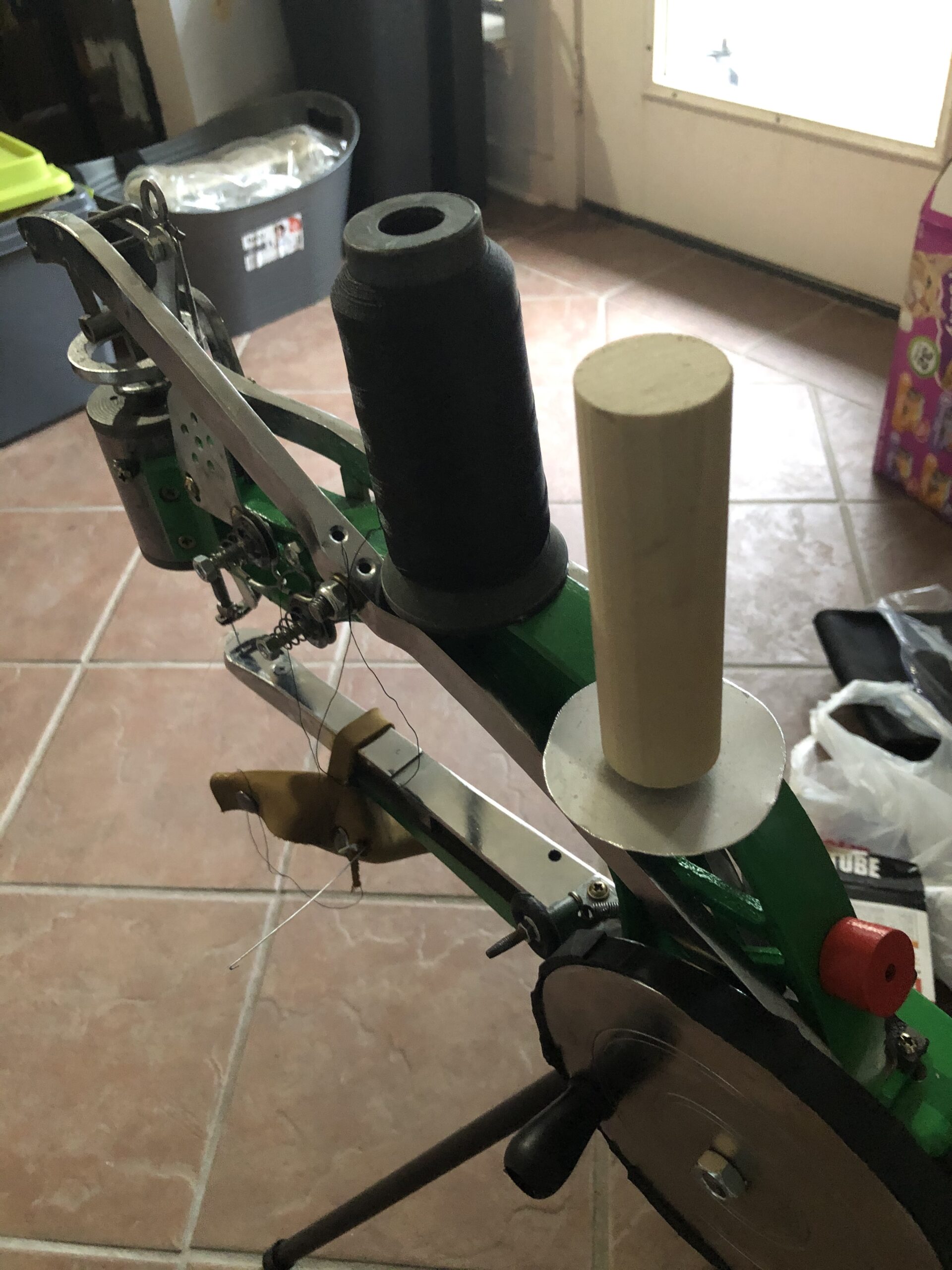 YUEWO Leather Hand Shoe Repair Machine Small Heavy Duty Cobbler Sewing Machine for Manual Sewing Dual Cotton Nylon Line Green customer photo 2