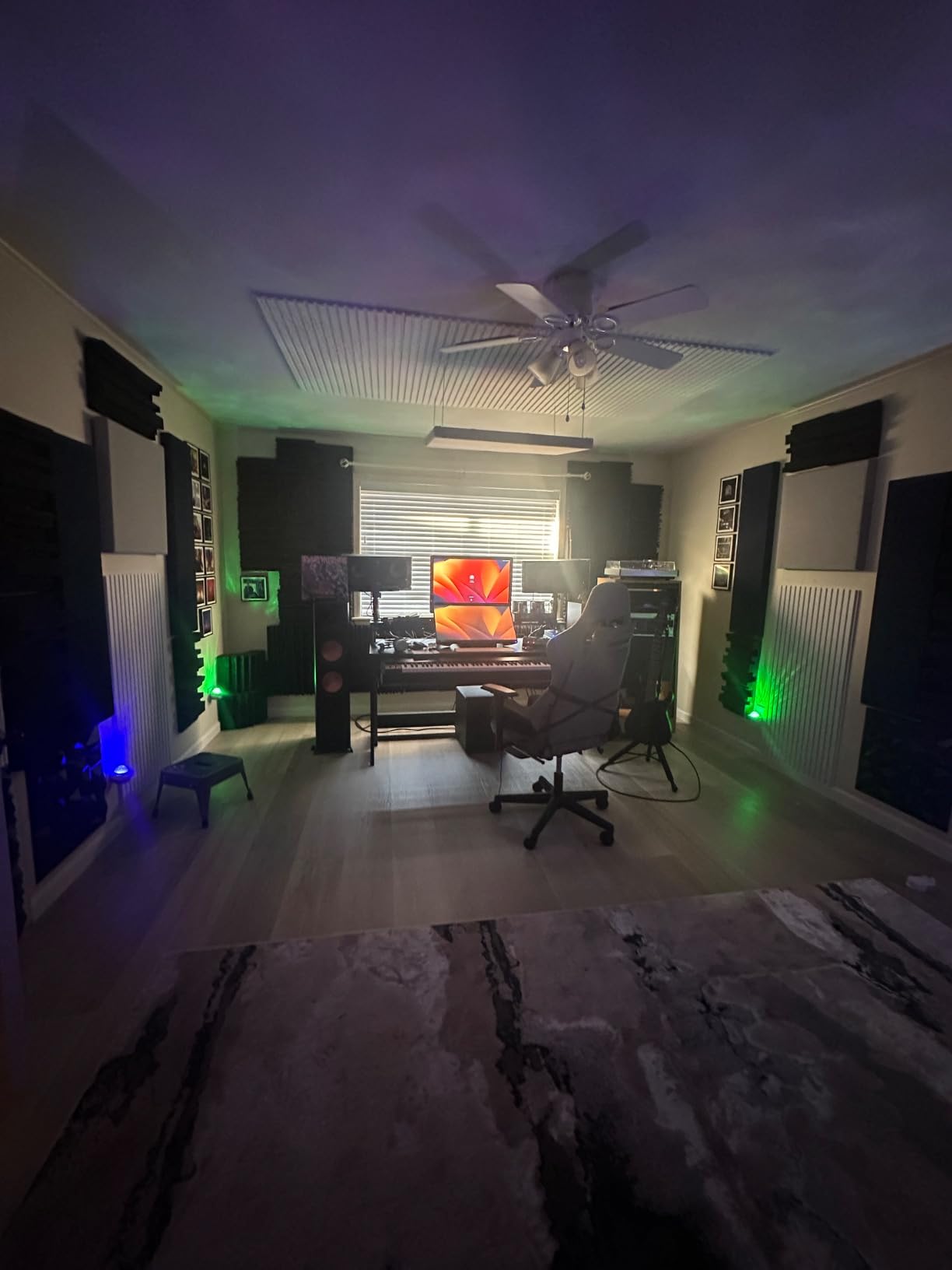 Glorious Sound Desk Pro Professional Studio Workstation in Black customer photo 2