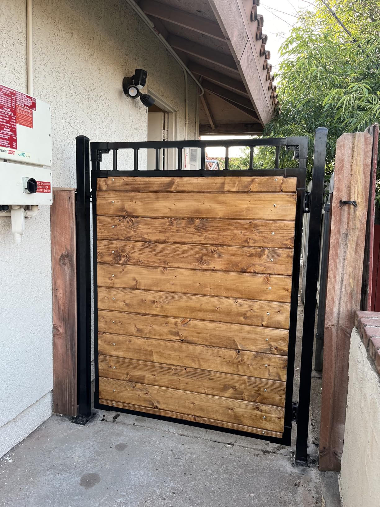 XCEL - Black Steel Anti-Rust Fence Gate - 4ft W x 5ft H - Easy Installation Kit, for Residential, Outdoor, Yard, Patio, Entry Way, 3-Rail Metal Gate customer photo 1