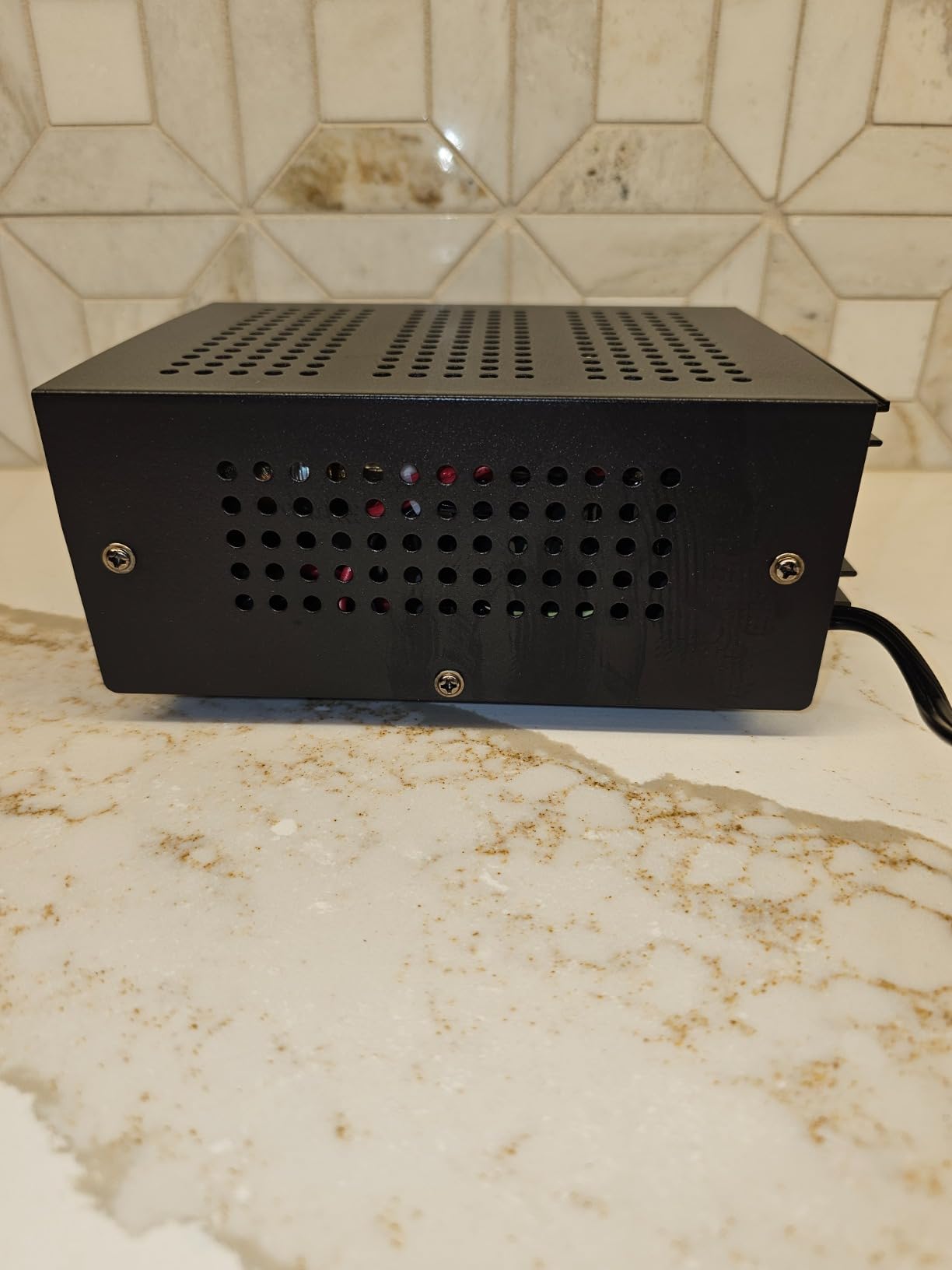 Pyramid PS14KX 12 Amp Linear Regulated Bench Power Supply customer photo 2