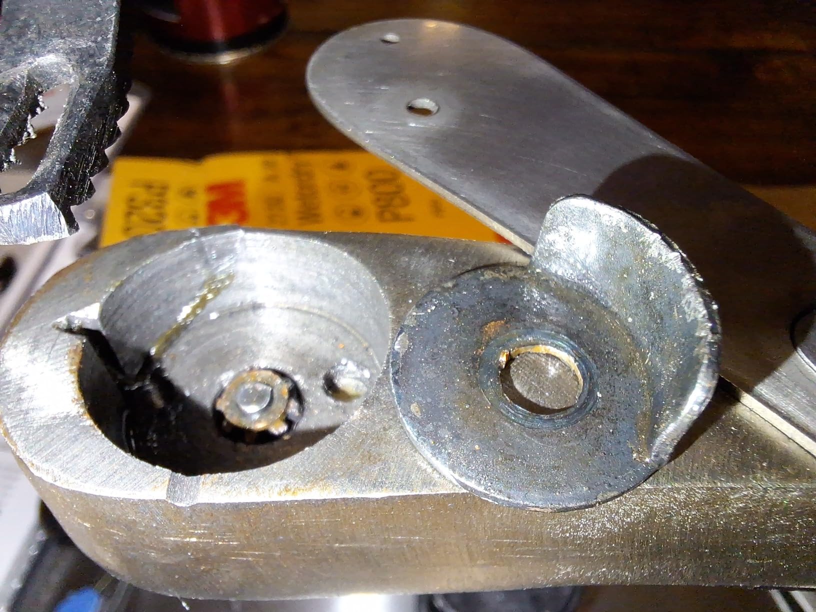 10-Bearings Set Shoe Repair Hand Leather Sewing Machine, Shoe Cobbler Machine with Nylon Line, Manual Mending for Leather/Shoes/Bags/Clothes/Quilts/Coats/Trousers customer photo 1