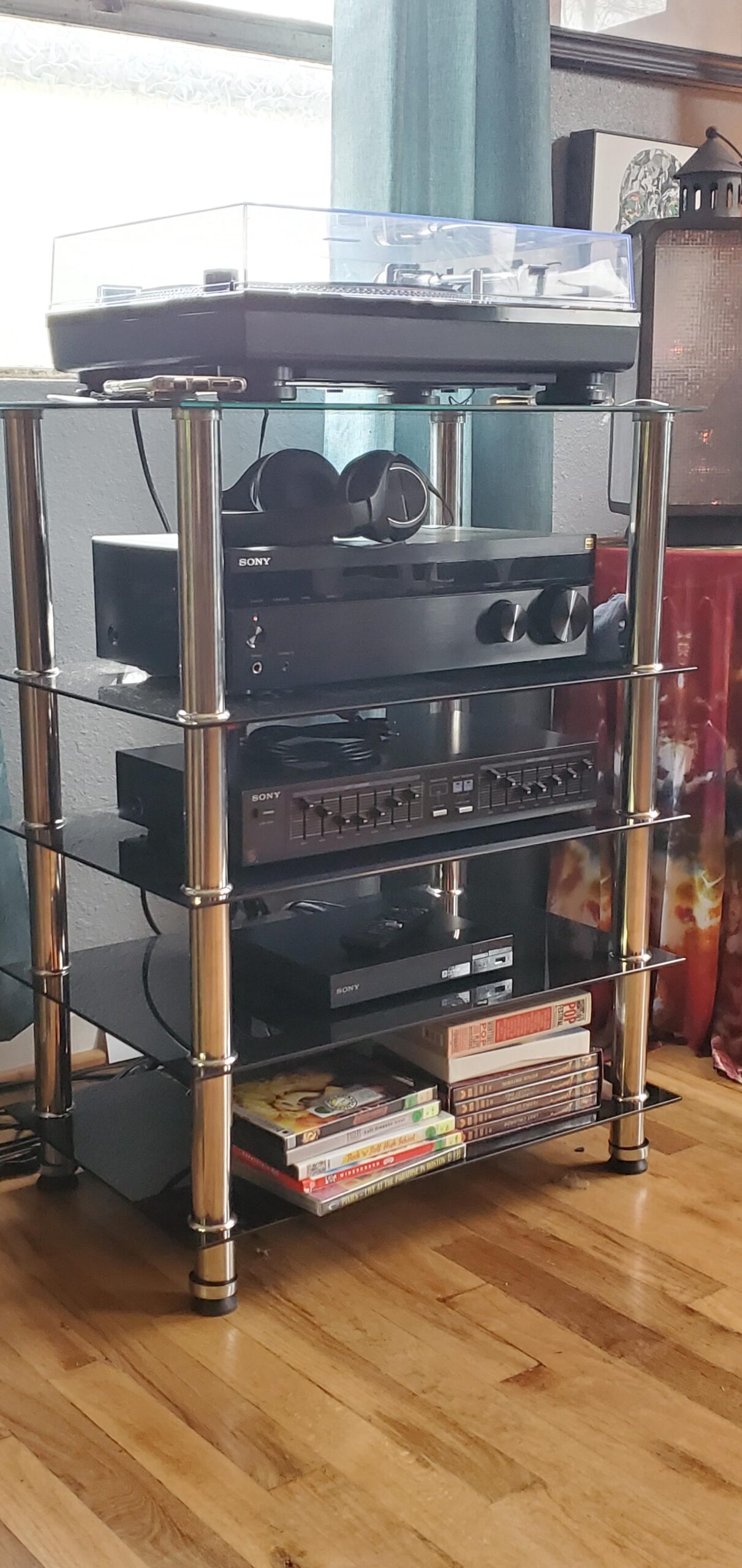 Mount-It! Tempered Glass AV Component Media Stand, Audio Tower and Media Center with 5 Shelves, 220 Lbs Total Capacity, Black Shelves Chrome Legs (MI-8671) customer photo 1