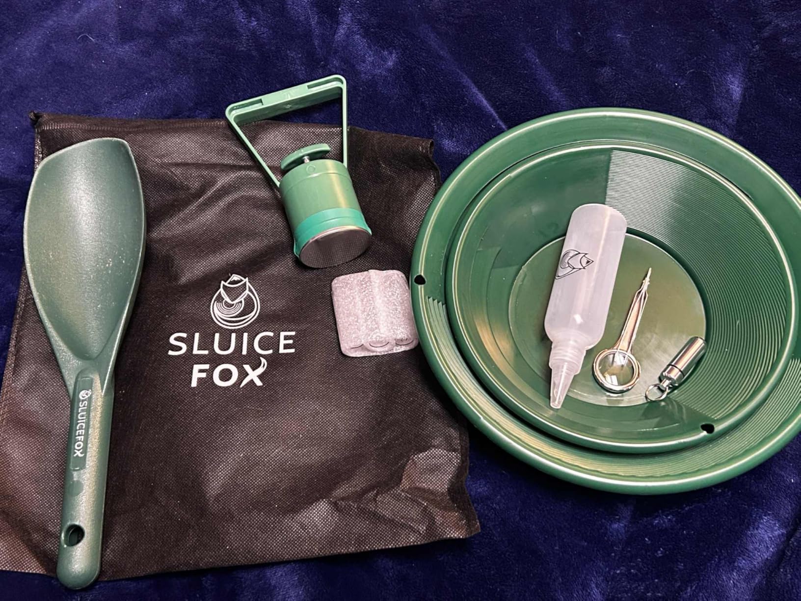 Compact Gold Prospecting Kit with 12