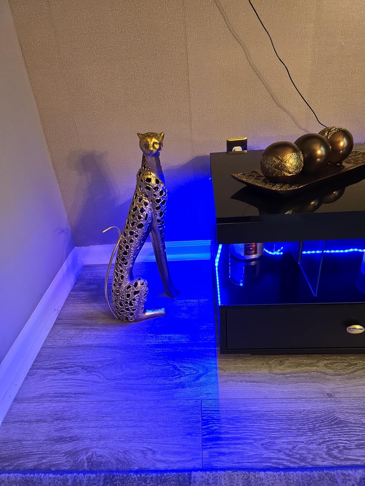 Touch of Class Wild Elegance Cheetah Sculpture Bronze Gold Large - Jungle Room Decorations - African Table Sculptures Decor - 23 Inches High customer photo 1