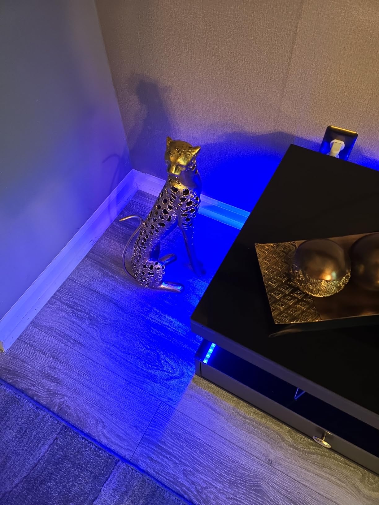 Touch of Class Wild Elegance Cheetah Sculpture Bronze Gold Large - Jungle Room Decorations - African Table Sculptures Decor - 23 Inches High customer photo 2