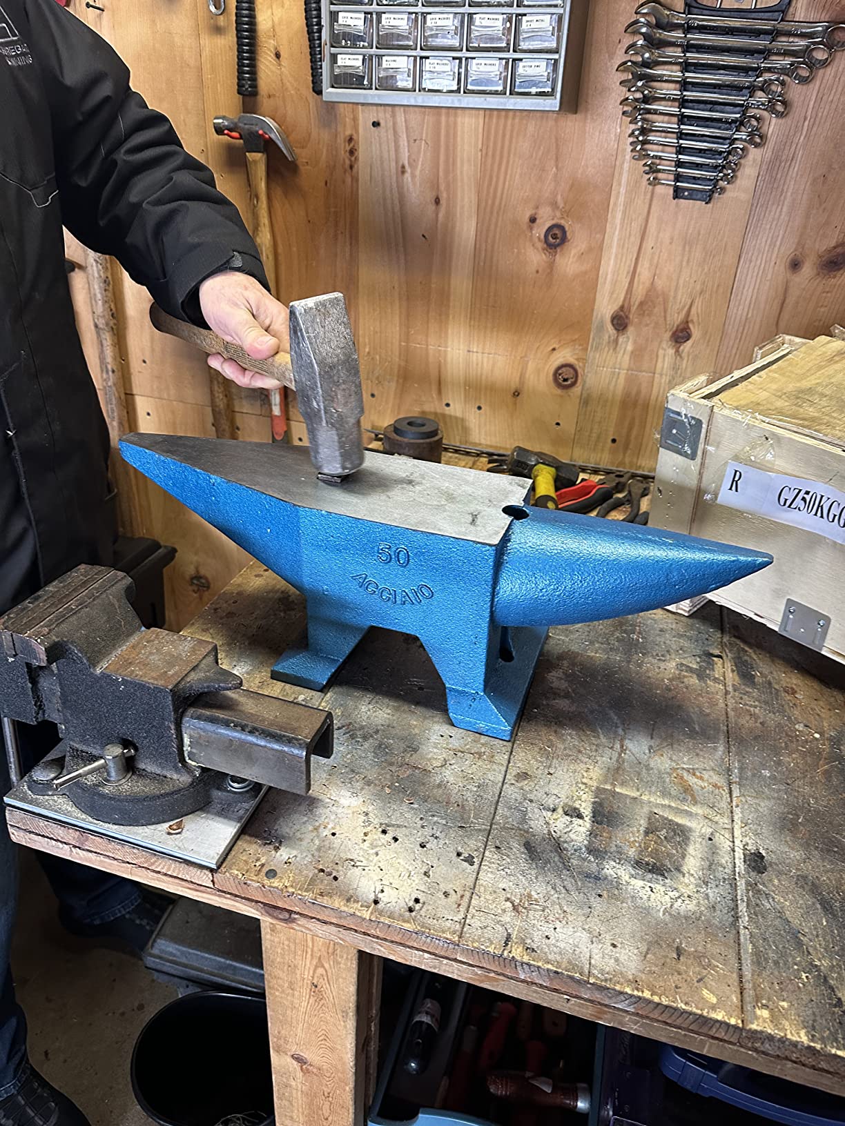 Happybuy Single Horn Anvil 110Lbs Cast Steel Anvil Blacksmith for Sale Forge Steel Tools W/Round and Square Hole customer photo 1