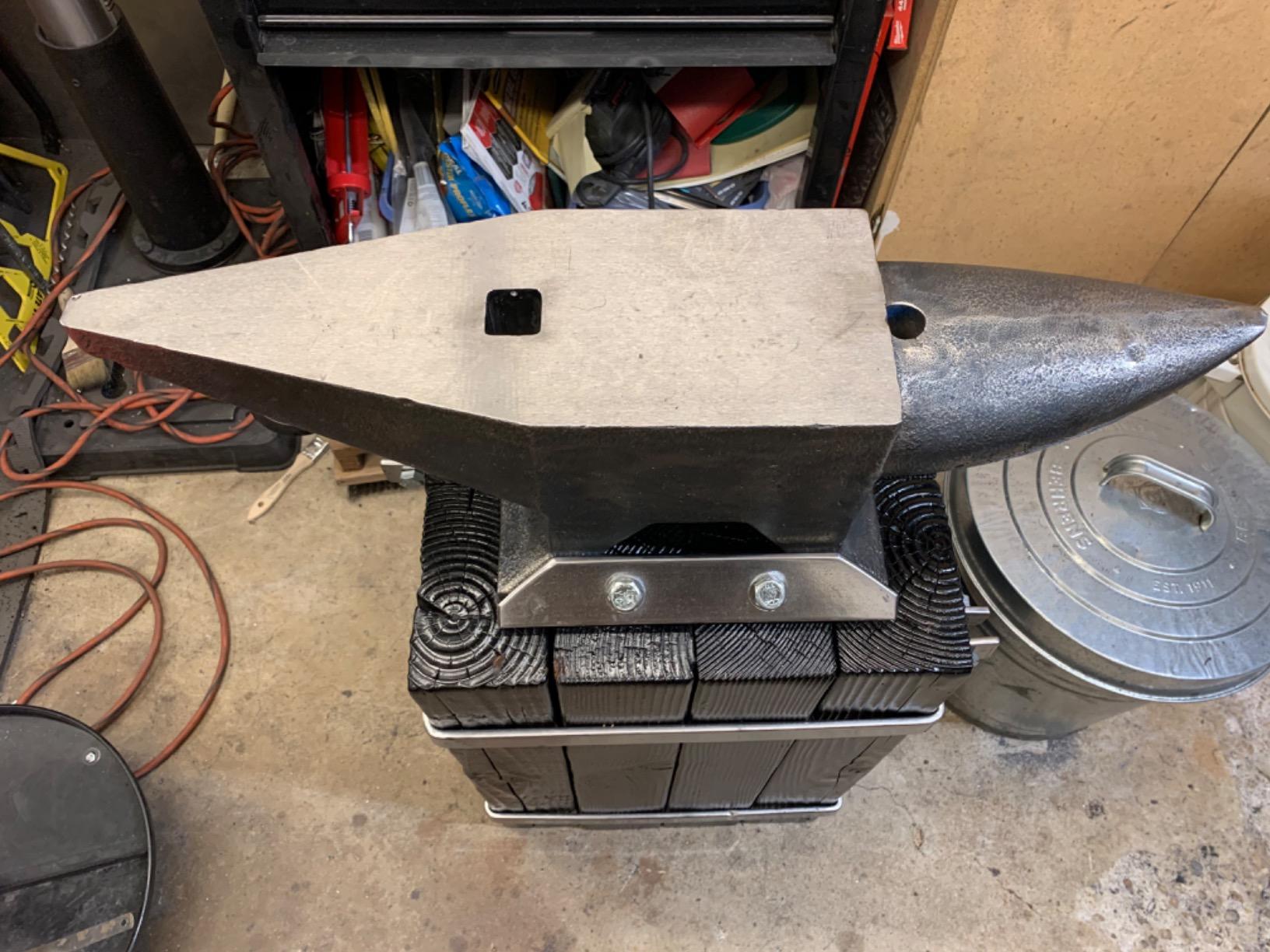 Happybuy Single Horn Anvil 110Lbs Cast Steel Anvil Blacksmith for Sale Forge Steel Tools W/Round and Square Hole customer photo 2