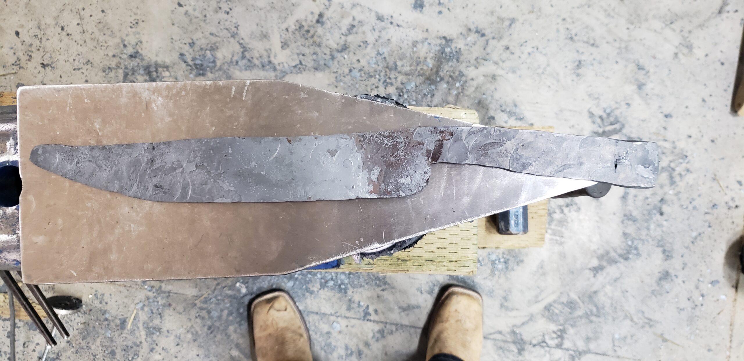 Happybuy Single Horn Anvil 132Lbs Cast Steel Anvil Blacksmith for Sale Forge Steel Tools W/Round and Square Hole customer photo 2