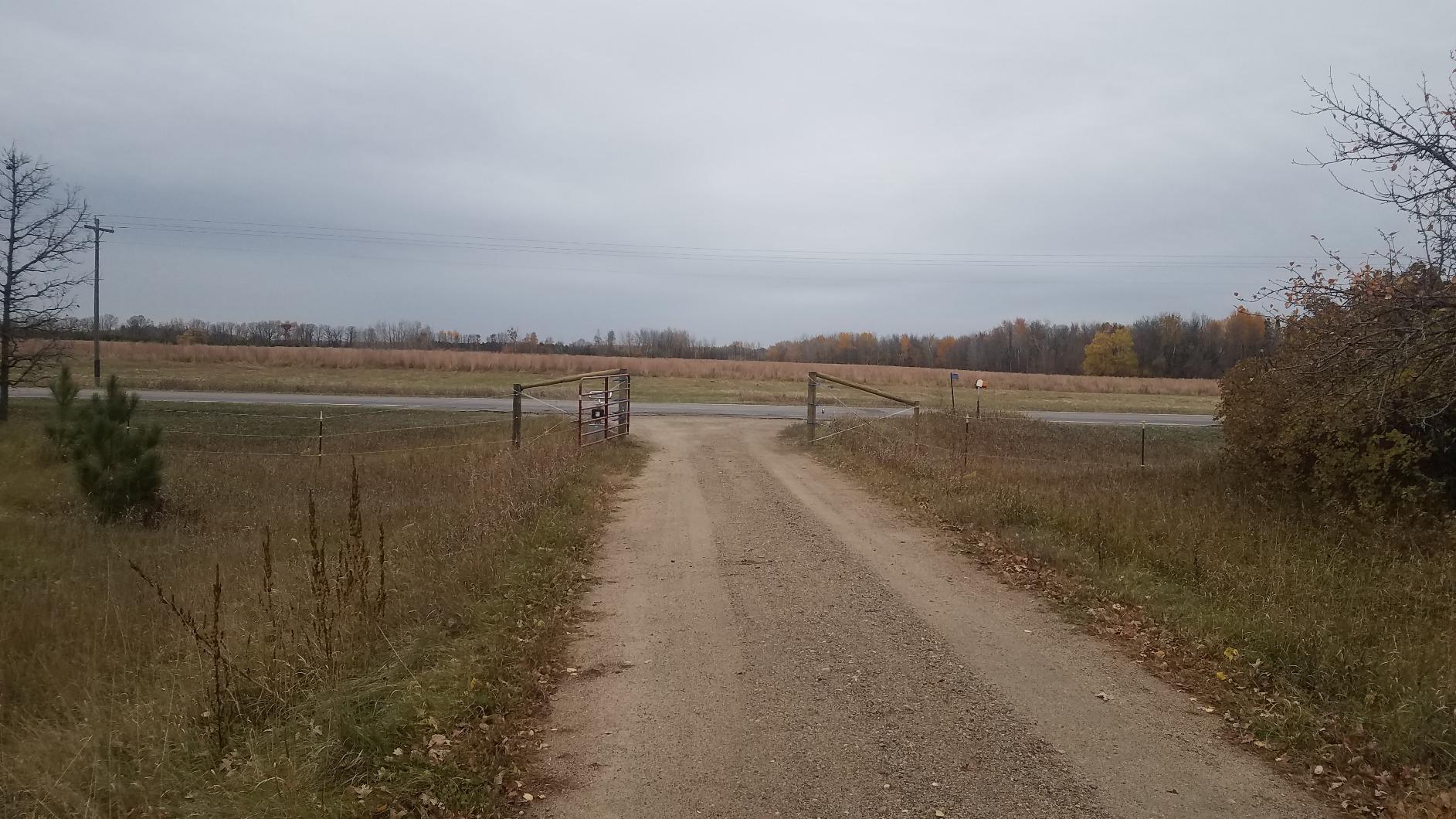 Mighty Mule MM371W-SOL Automatic Gate Opener Black mEDIUM customer photo 1