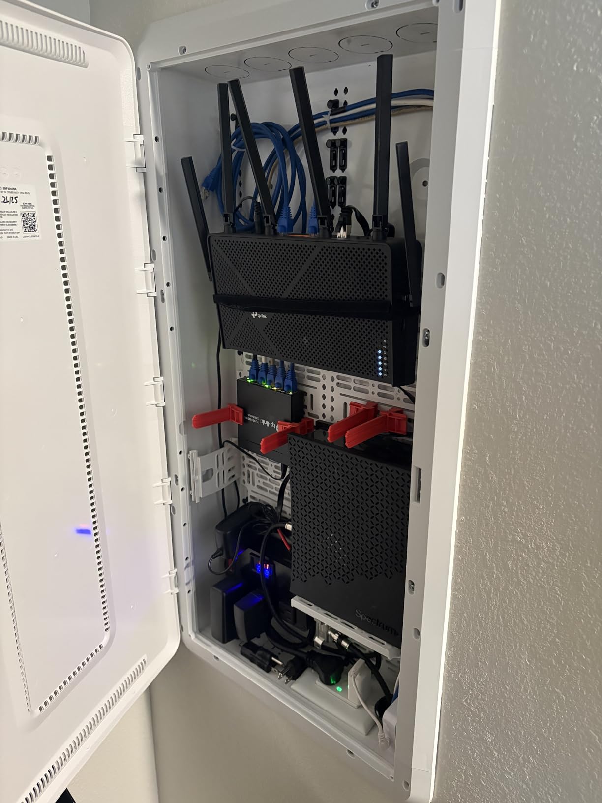 Legrand - OnQ 20 Inch Media Enclosure, Wifi Electrical Box, Cable Management Box for Distribution of Networking Service, Recessed Media Box Lets Signal Through, White, ENP2050-NA customer photo 1