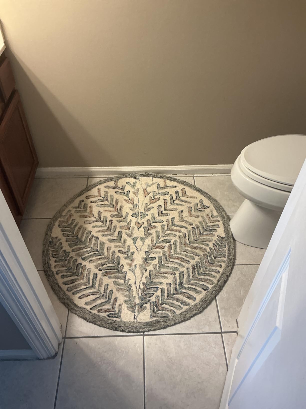 SAFAVIEH Capri Collection Area Rug - 5' x 8', Ivory & Blue, Handmade Wool, Ideal for High Traffic Areas in Living Room, Bedroom customer photo 1