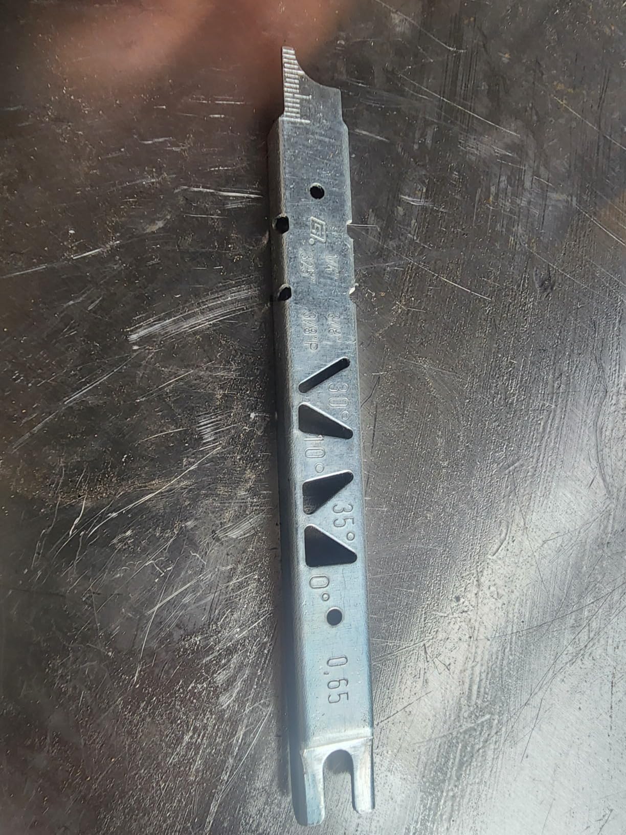 Oregon Chainsaw Chain Sharpening Kit with Hard Case - Contains Files, Handles, Depth Gauge, Stump Vise, Felling Wedge, and More Accessories customer photo 1