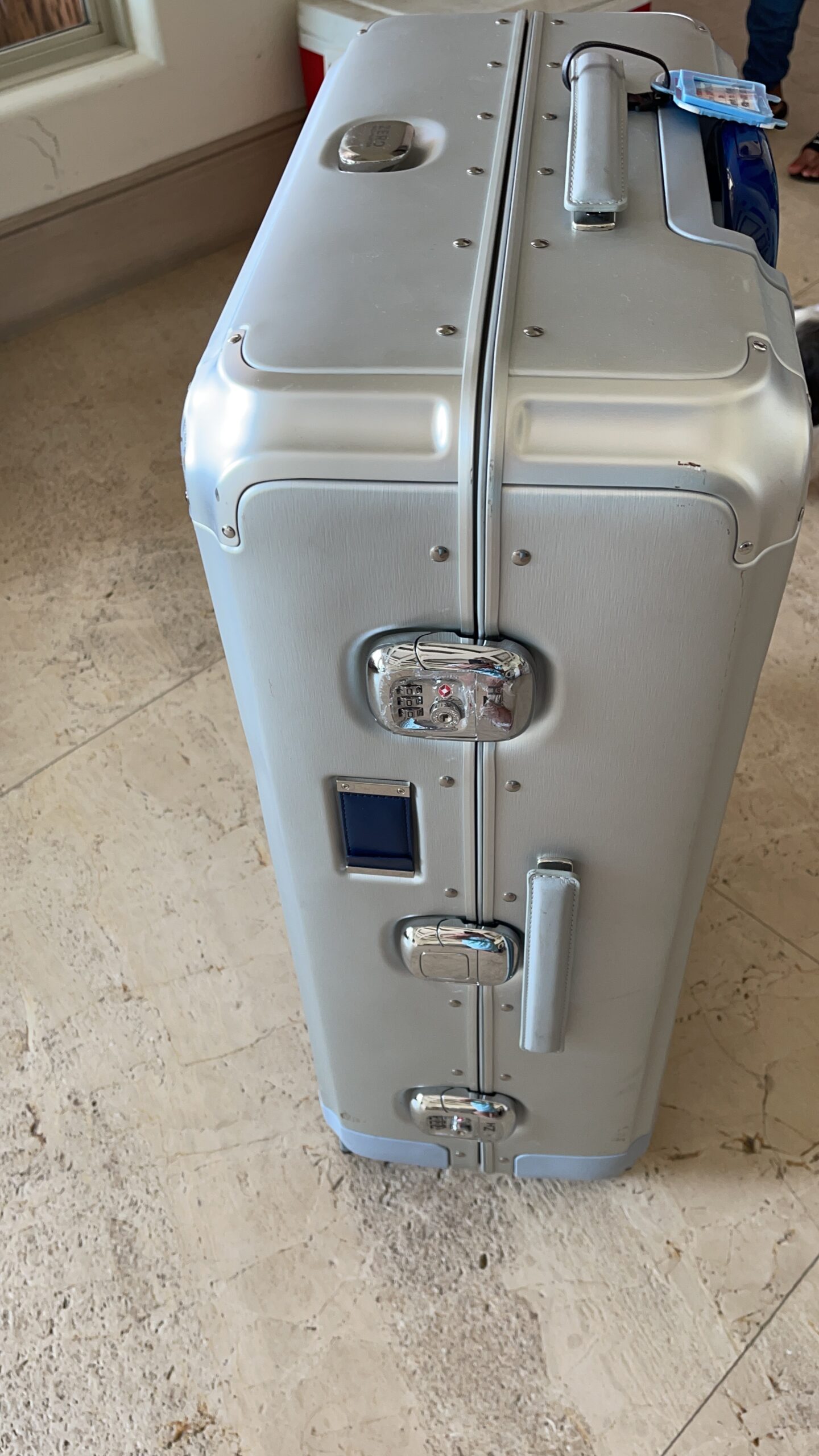 Pursuit Aluminum Hardside Travel Case (Bronze, International Carry-On) customer photo 2
