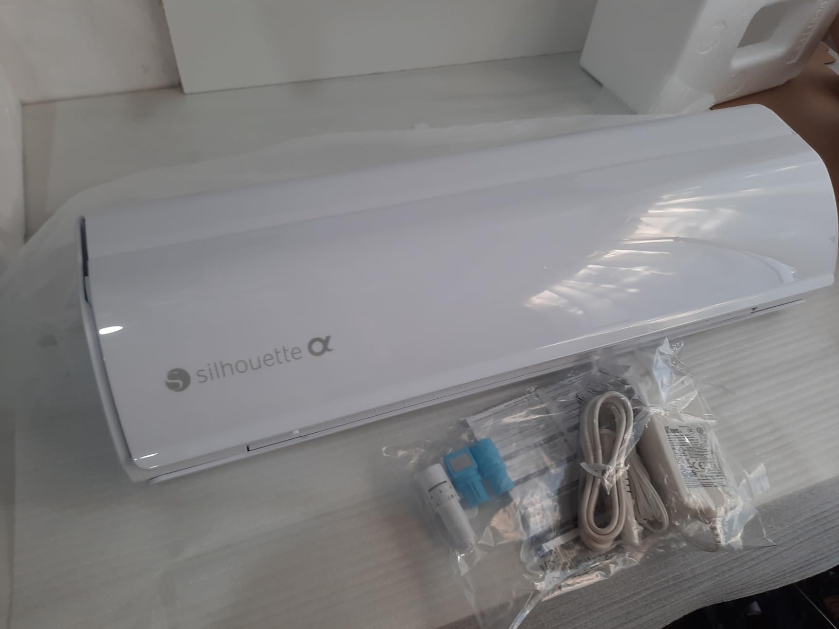 Silhouette Cameo 5 Alpha (α) Smart Cutting Machine, Classic White (Deluxe Bundle) - Includes Business Edition Software, 12 HTV, 24 Oracal Vinyl Sheets, PixScan Mat, Tool Kit & 25 Free Designs customer photo 2