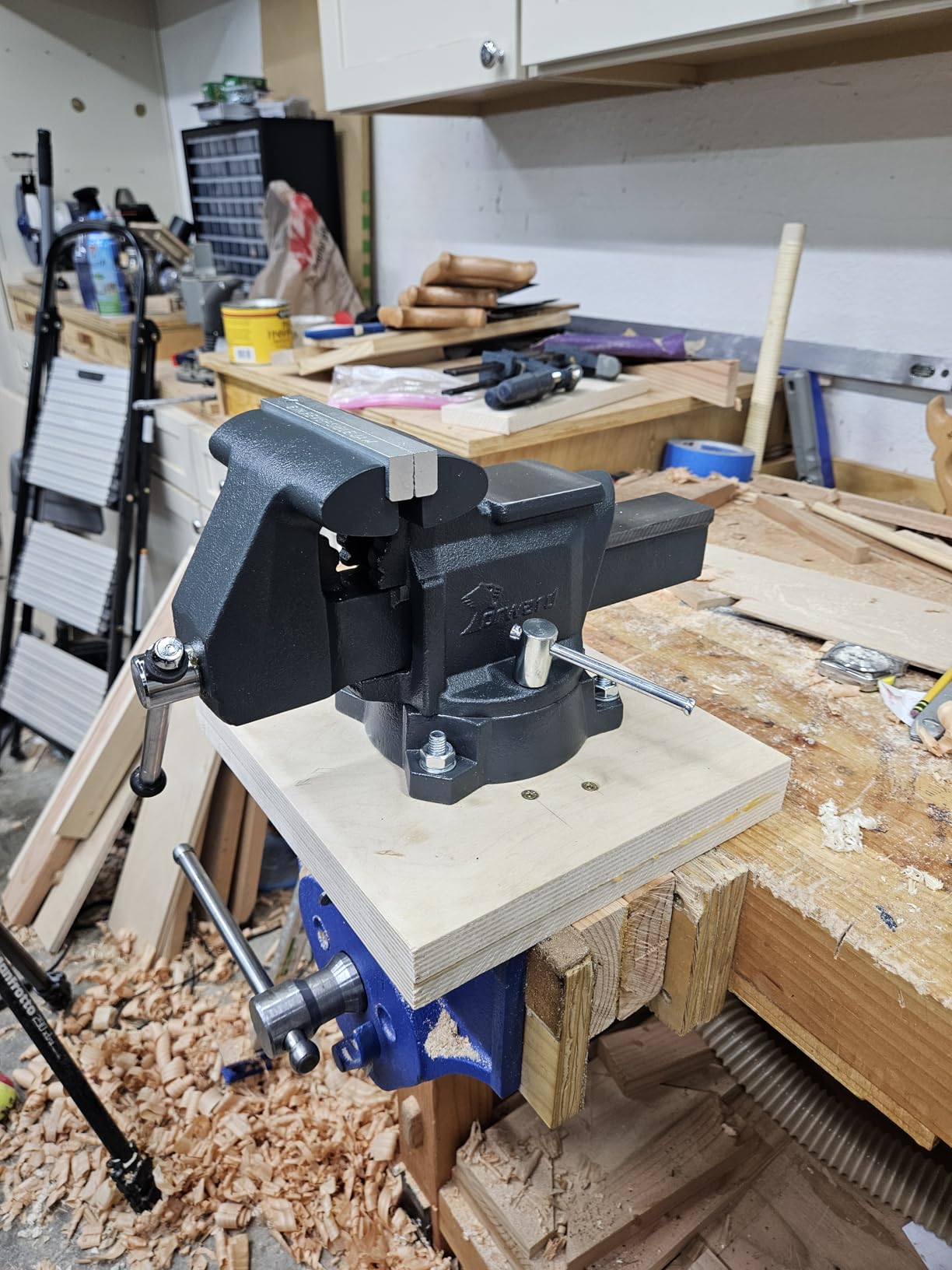 Forward CR80A 8 Inch Bench Vise Heavy Duty Vice with Anvil and 190 Degrees Swivel Base (8