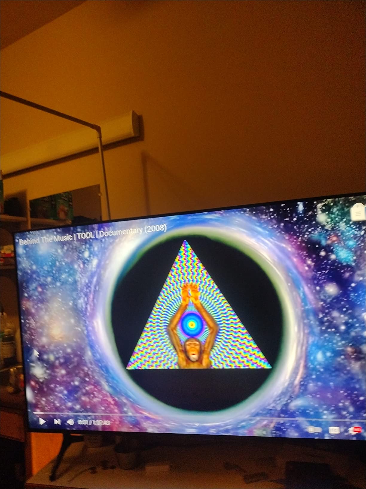 Samsung 43-Inch BE43T-H Pro TV Commercial Display | Easy Digital Signage Software | 4K UHD | HDMI | USB | Tuner | Speakers | 250 nits customer photo 1