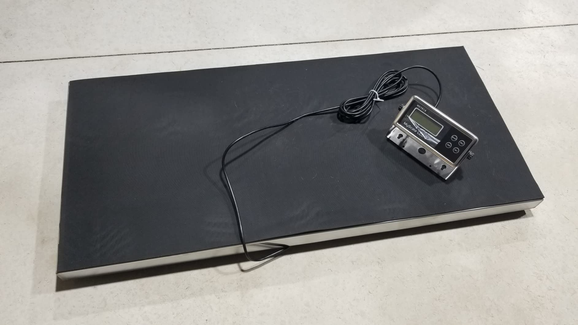 PEC Livestock Animal Scale/Farm Animal Scales for Weighing Small to Medium Sized Animals, Lamb, Goat, Sheep, Pigs, hogs, Donkey, Calf, Digital Indicator Included, Capacity 700lbs (38 x 20) customer photo 1