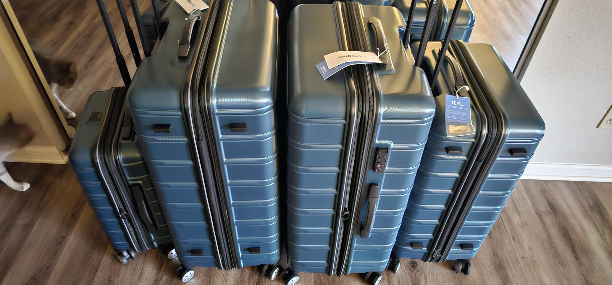 Samsonite Omni 2 Hardside 3 Piece Set - Includes Global Carry-On, Medium, & Large Checked Suitcases - Midnight Black customer photo 1