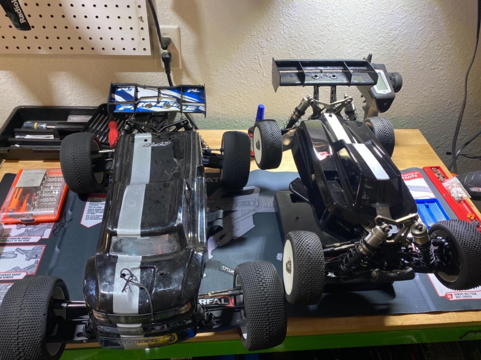 TEAM LOSI RACING 8IGHT XT/XTE Race Kit 1/8 4 Wheel Drive Nitro/Elec Truggy TLR04009 customer photo 1