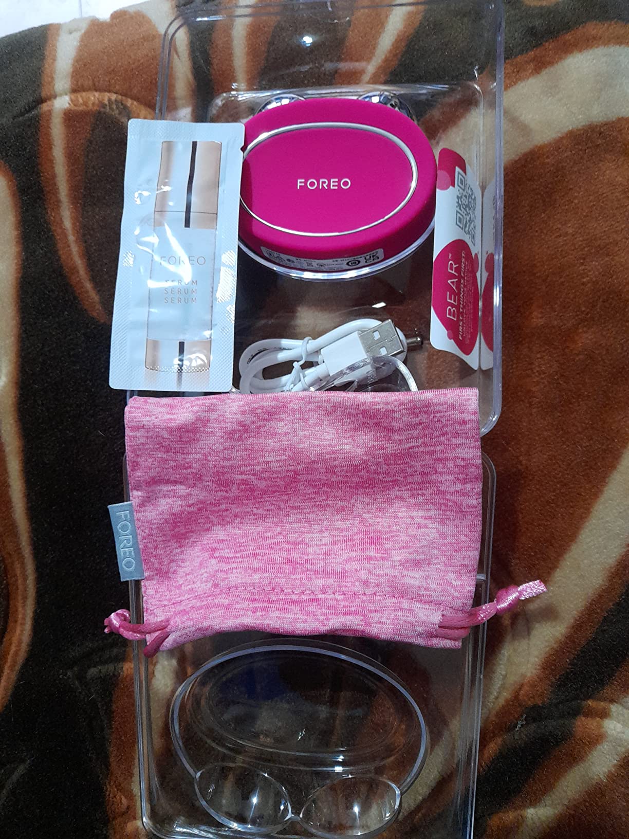 FOREO Bear Microcurrent Facial Device - Face Sculpting Tool - Instant Face Lift - Firm & Contour - Non-Invasive - Increases Absorption of Facial Skin Care Products customer photo 1